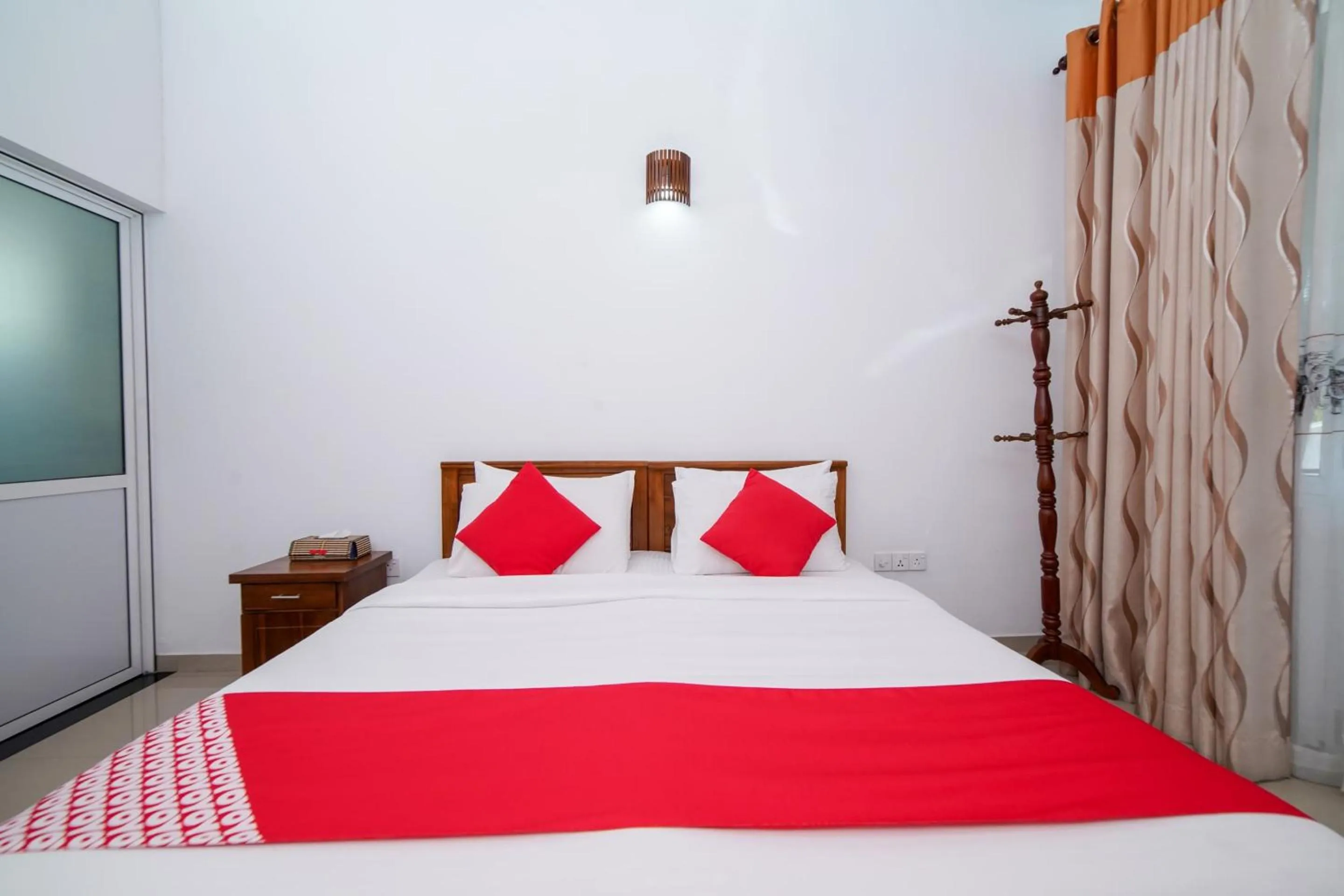 Bedroom, Bed in Dazzling Villa