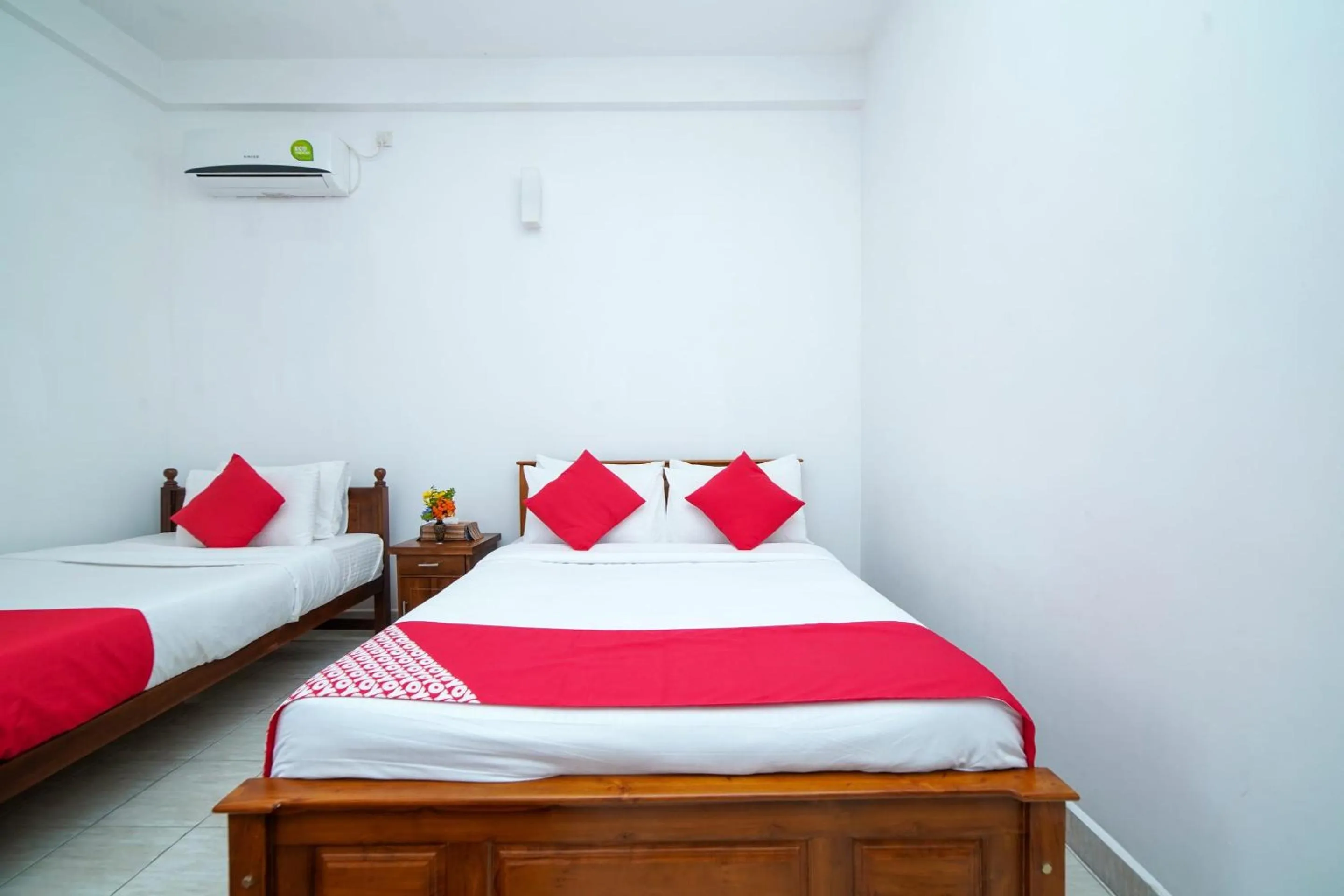 Bedroom, Bed in Dazzling Villa