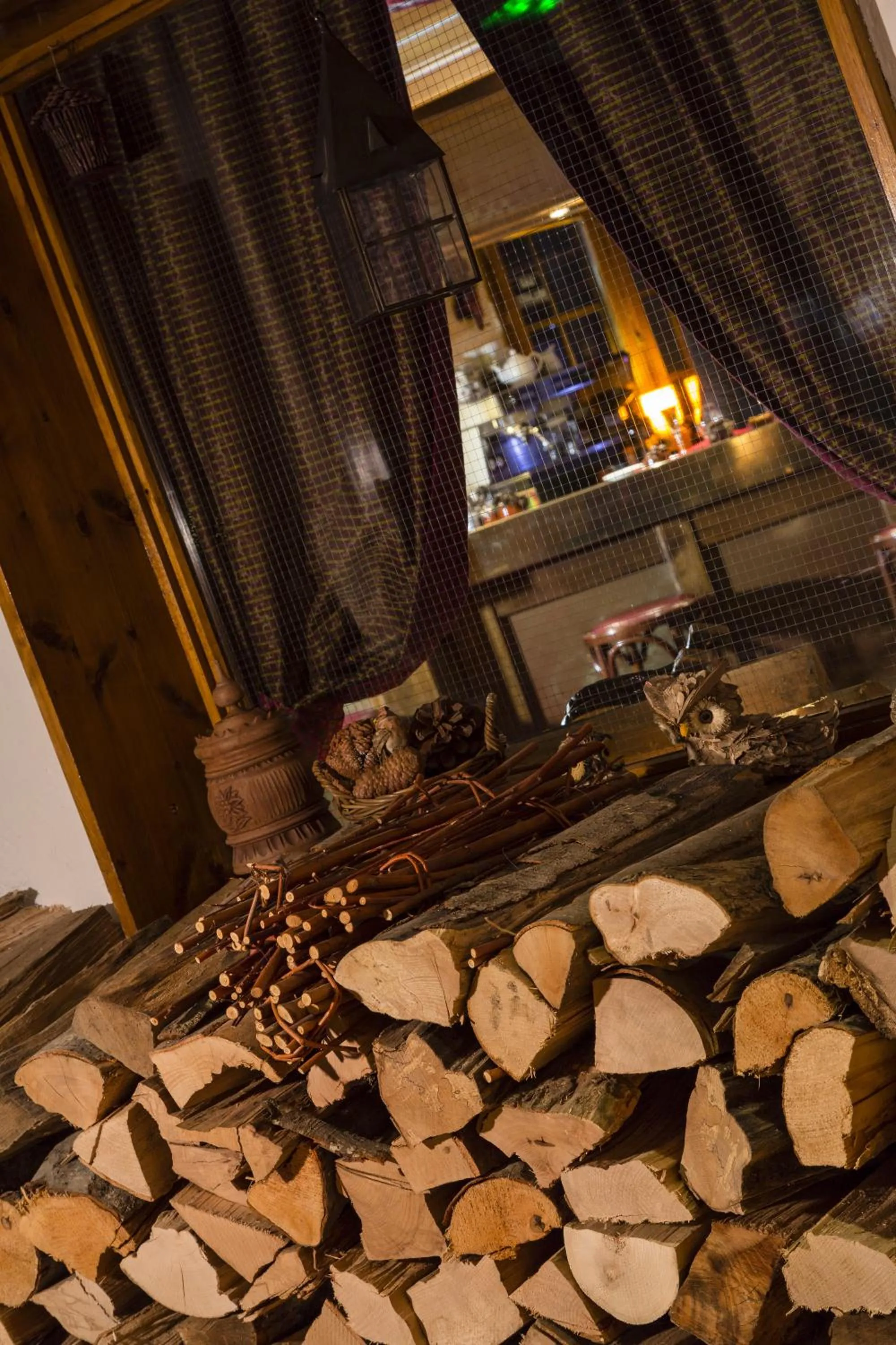 Night in Hôtel du Bourg