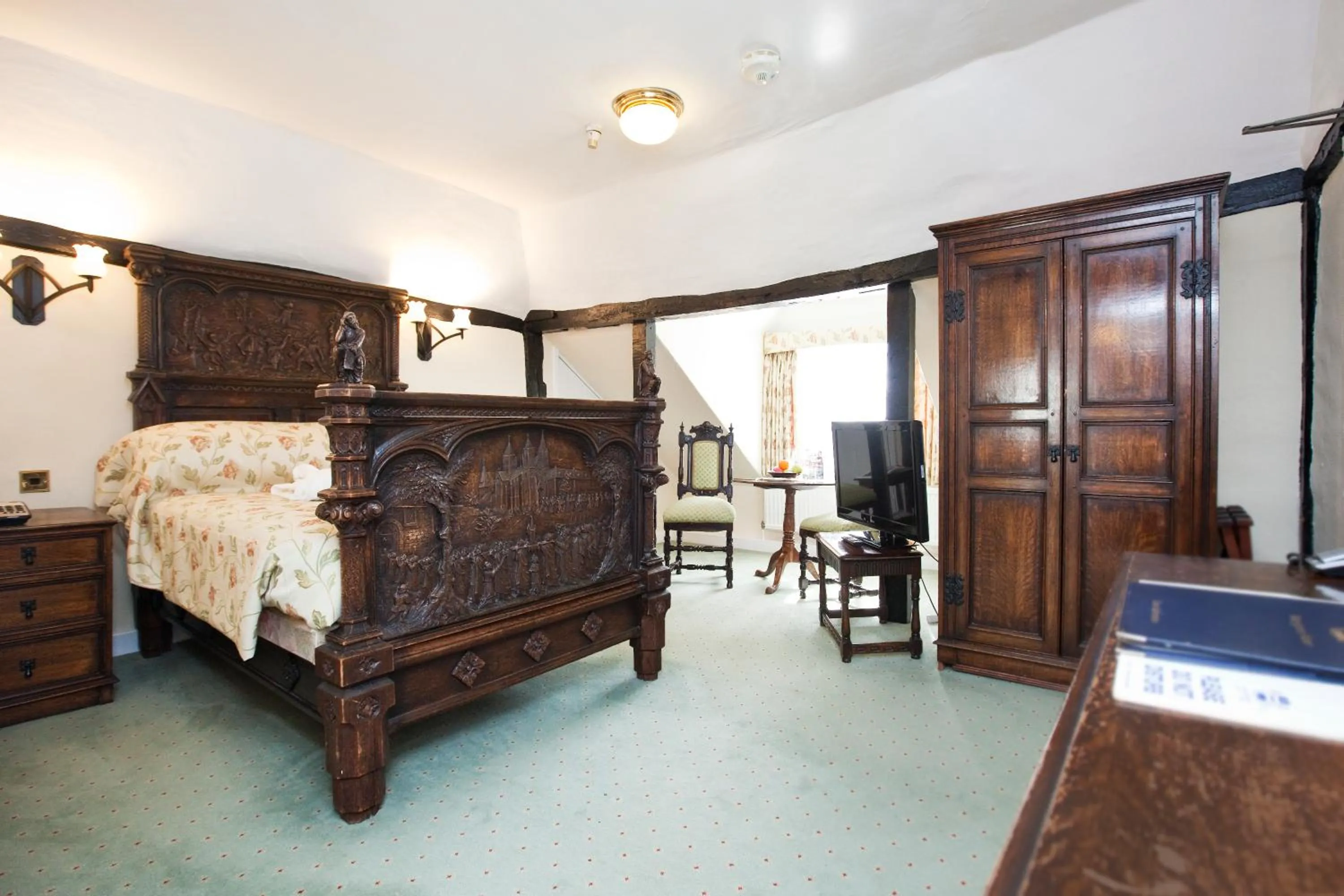 Bed in Marygreen Manor