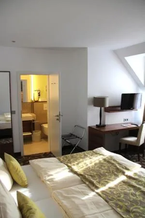 Photo of the whole room, Bed in Hotel Winter