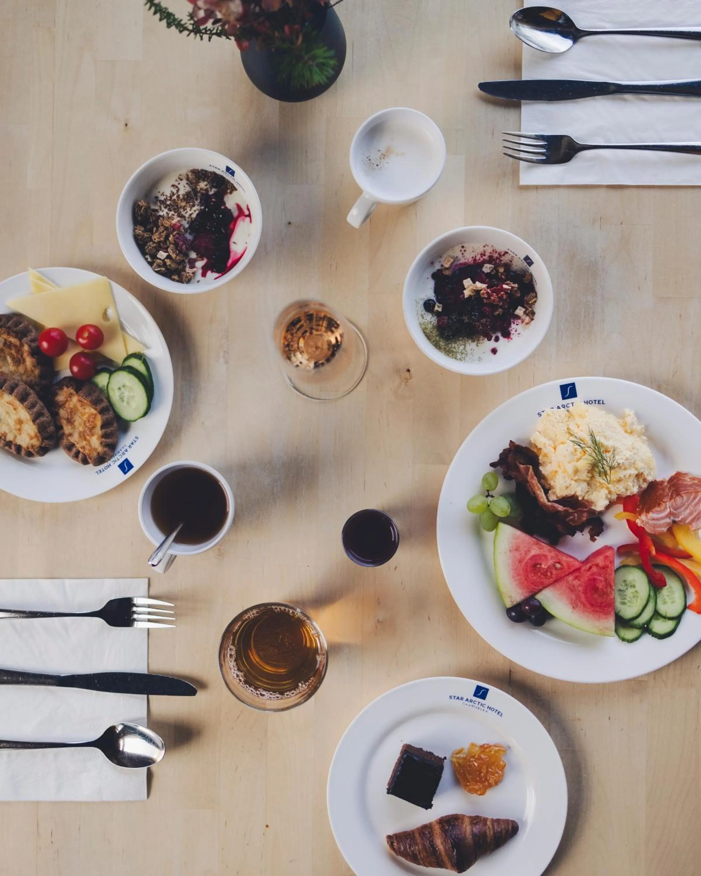 Breakfast in Star Arctic Hotel & Activities