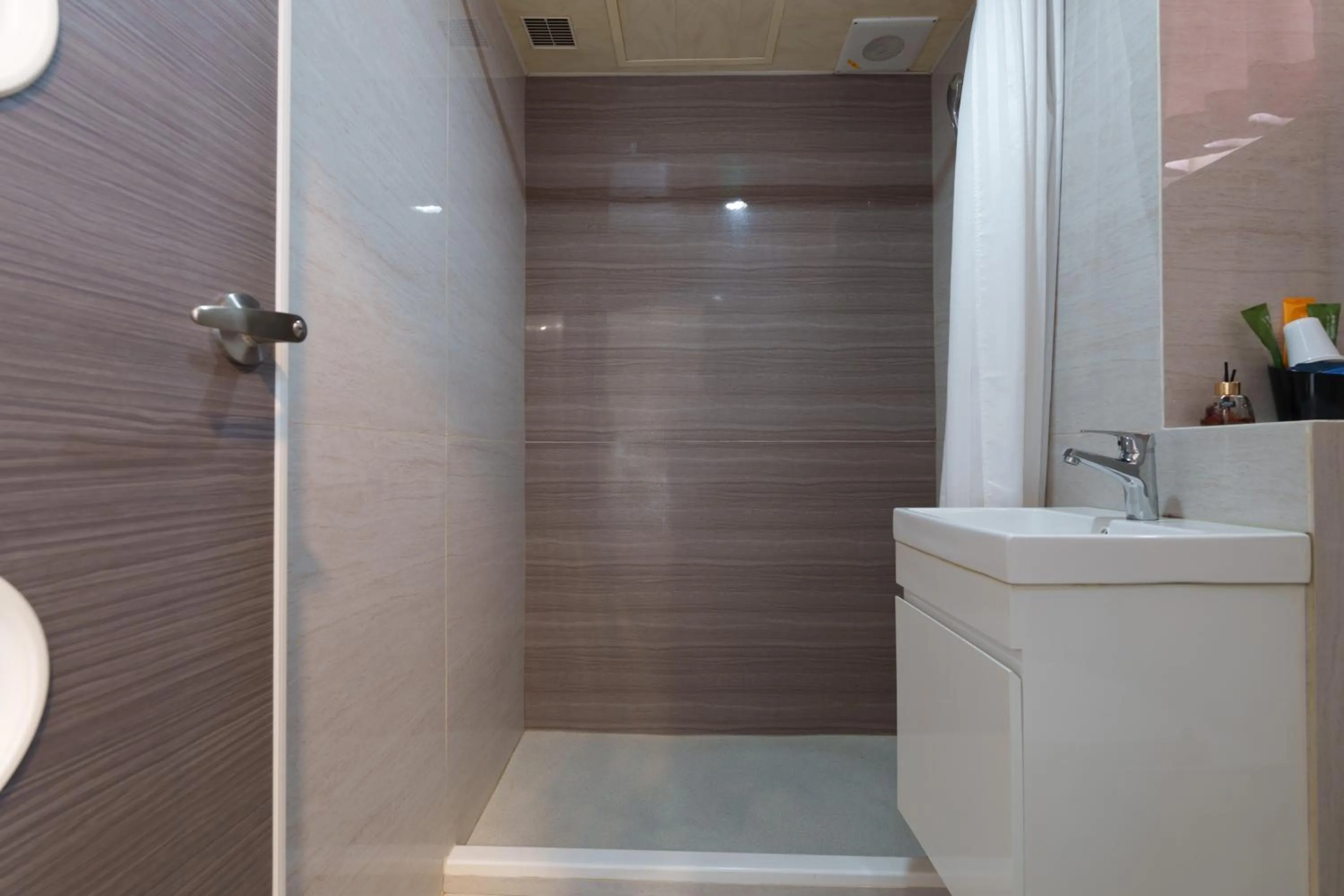 Toilet in Sofu Hotel