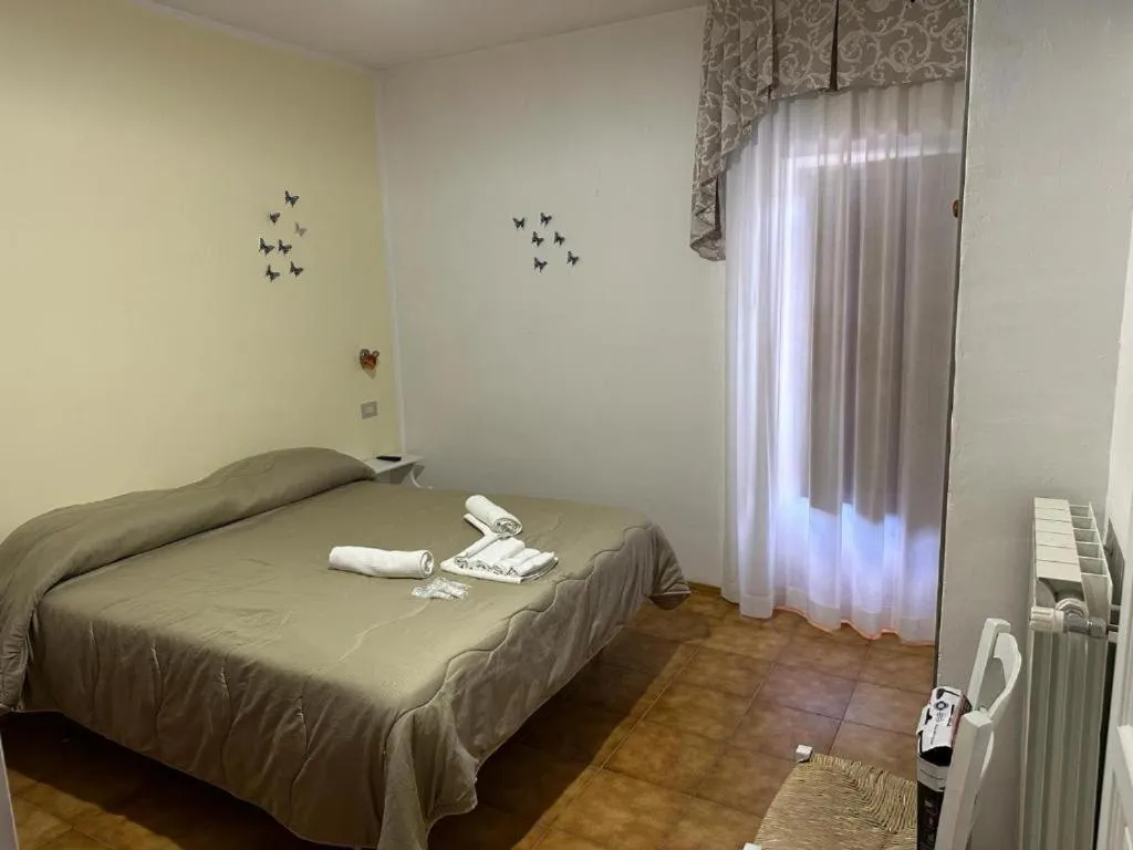 Bedroom, Bed in Claudia B&B