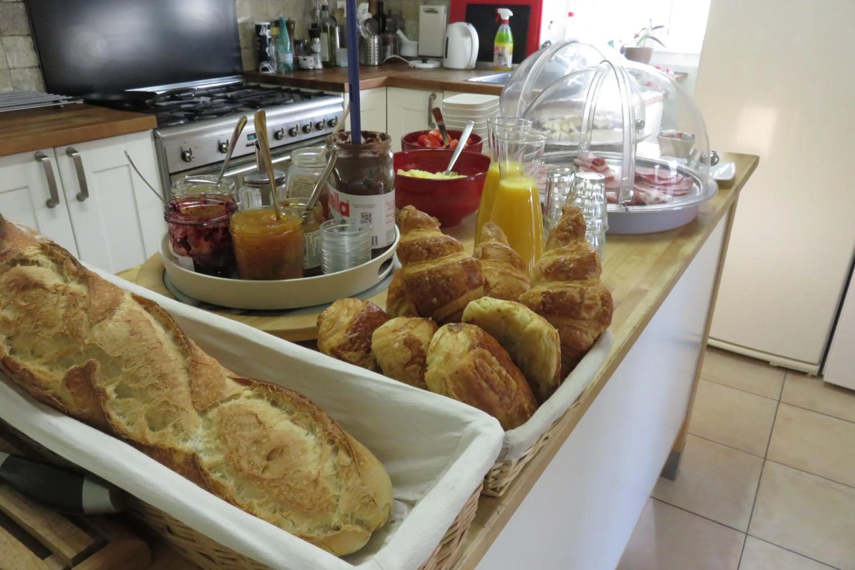 Breakfast in Au Grand Bonheur