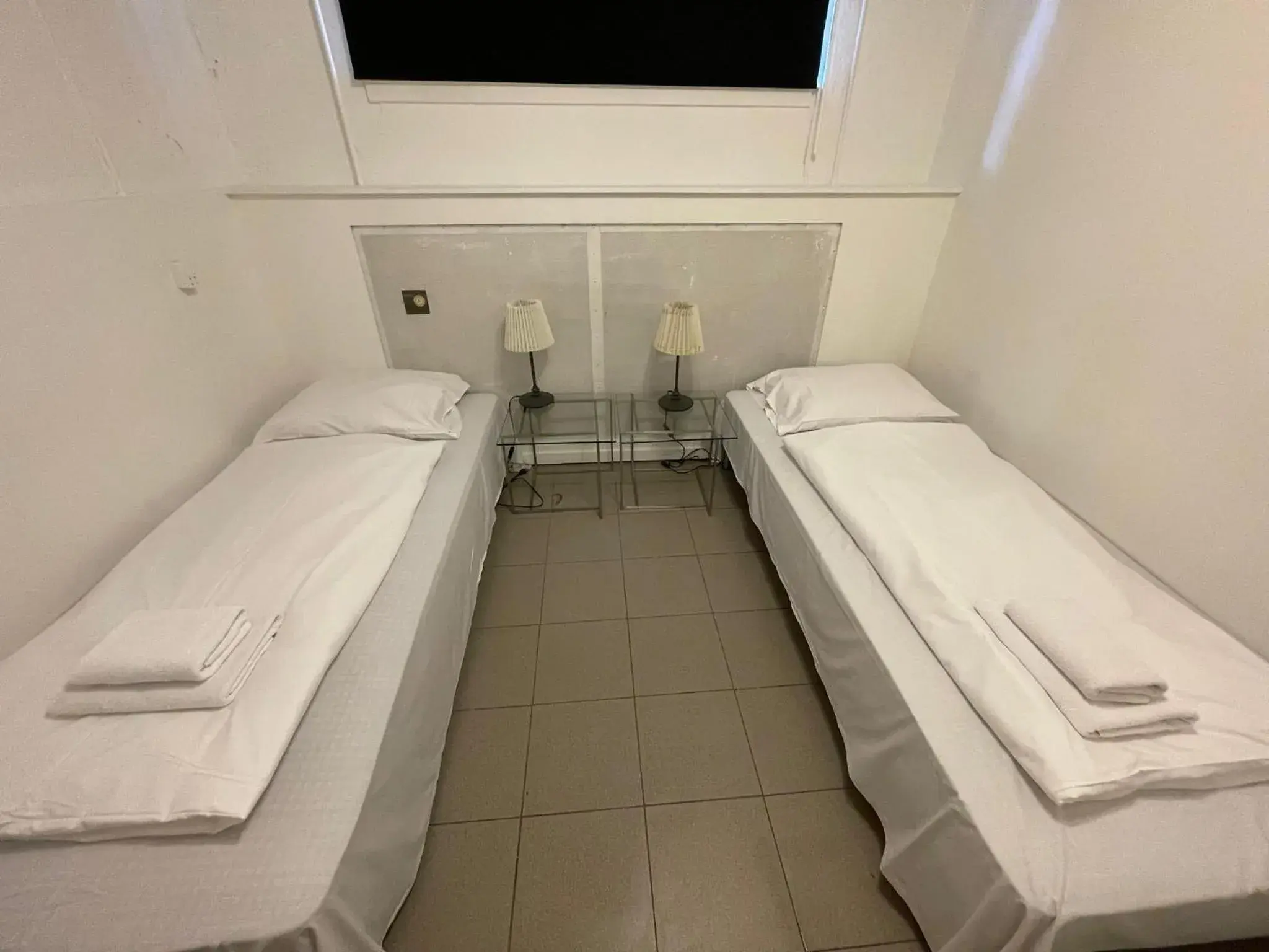 Budget Twin Room in M18 Budget Twin Room in M18