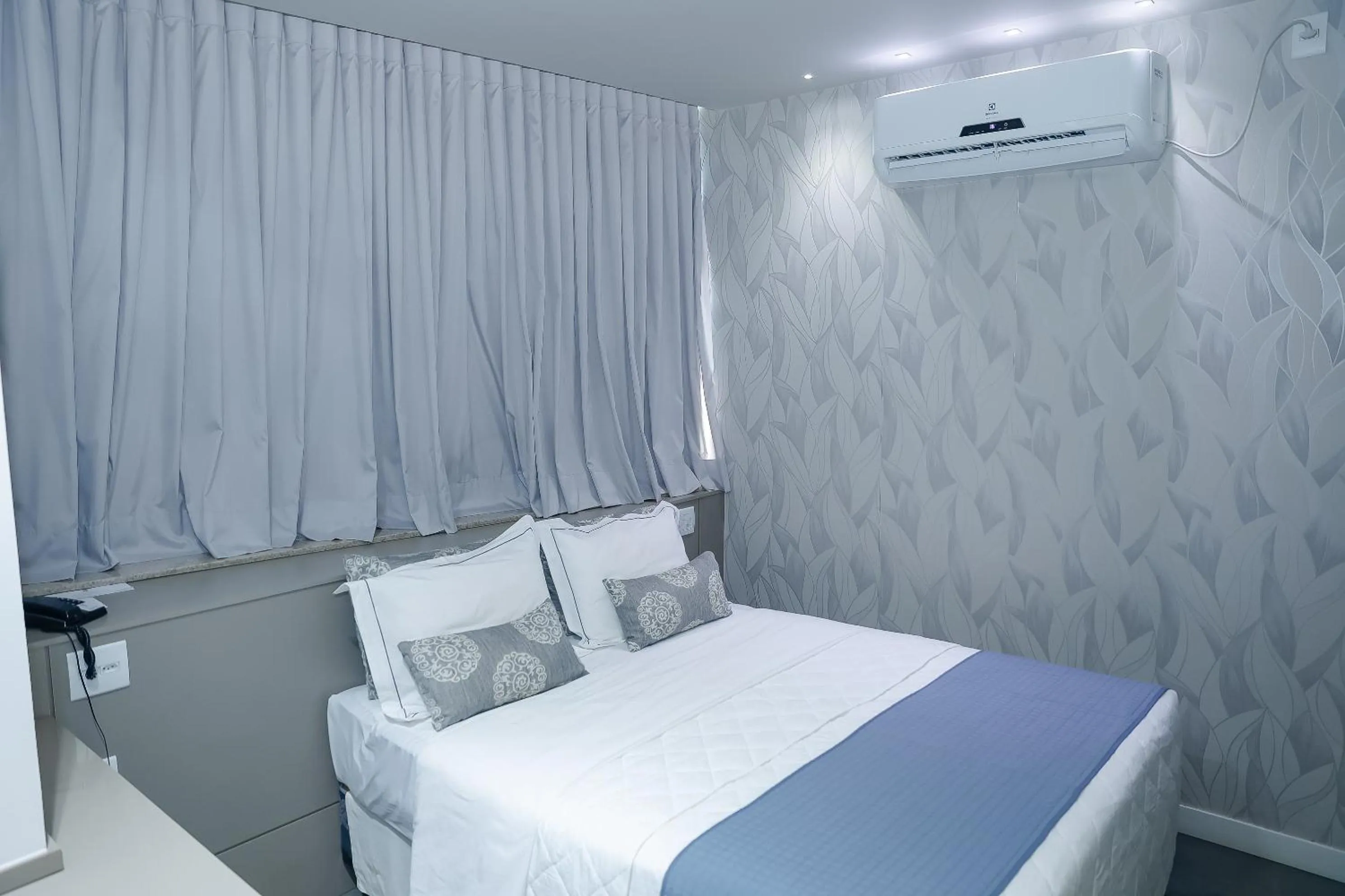 Bedroom, Bed in Verona Tower Hotel