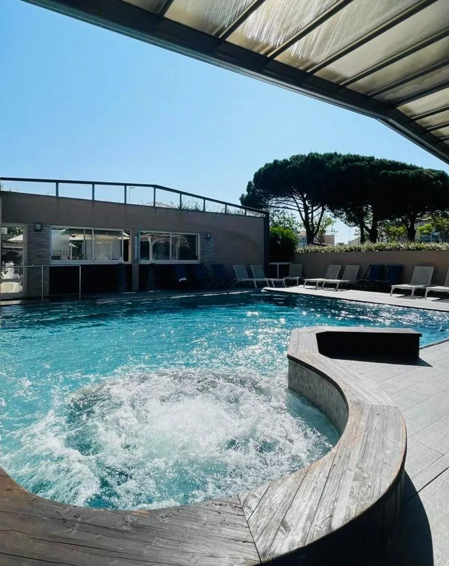 Swimming pool in Hotel & Spa Gil de France Cap d'Agde