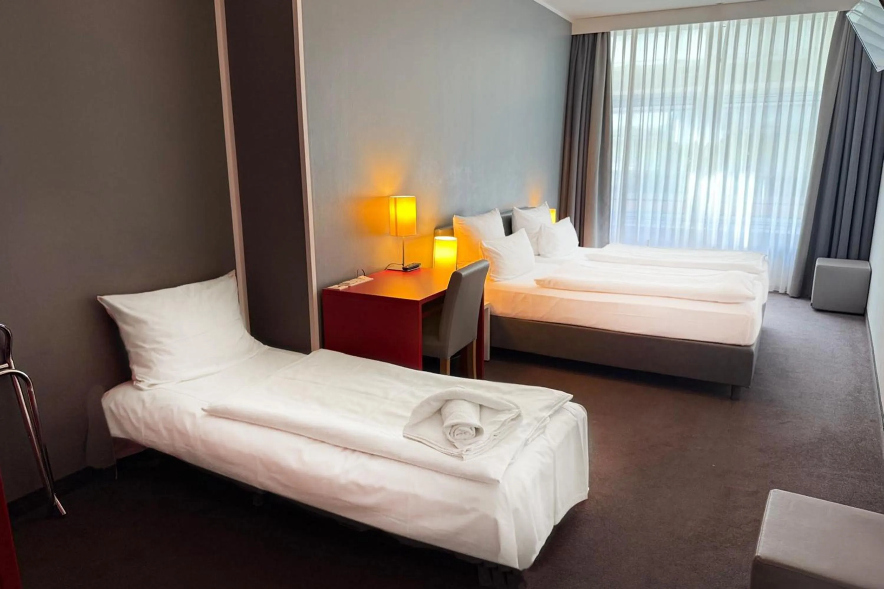 Photo of the whole room, Bed in Garner Hotel Berlin - Gendarmenmarkt by IHG
