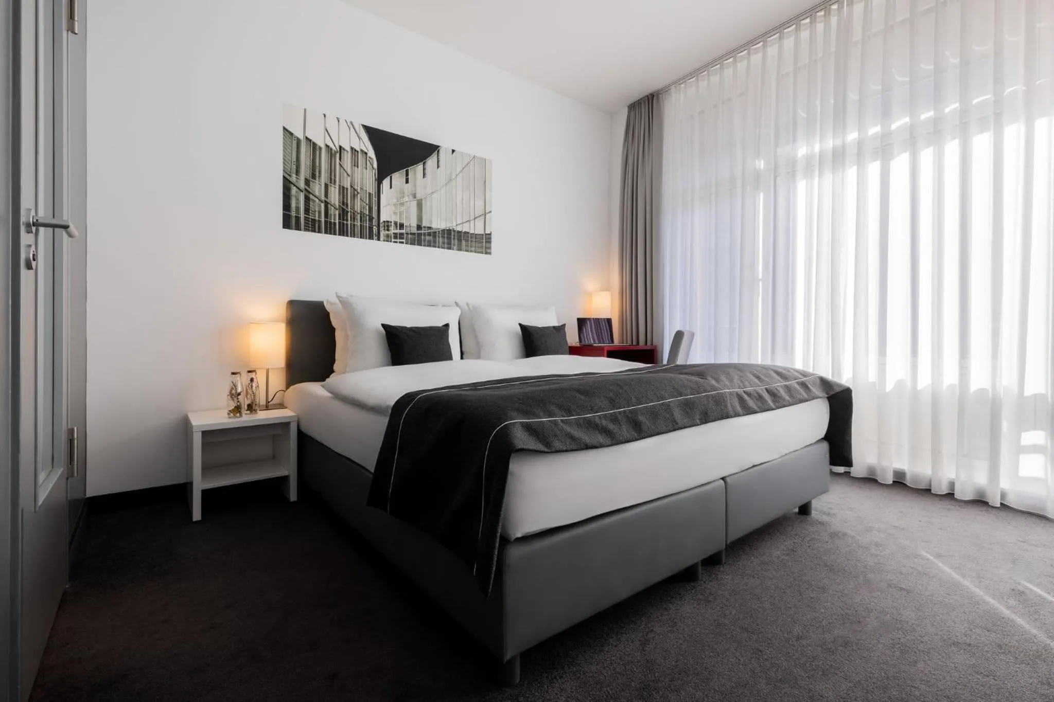 Photo of the whole room, Bed in Garner Hotel Berlin - Gendarmenmarkt by IHG