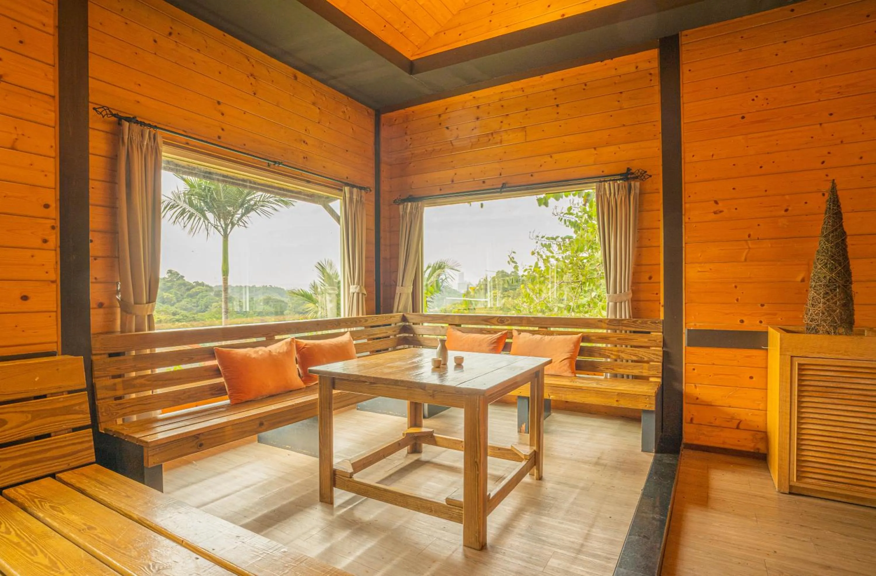 Living room in Regale Motel