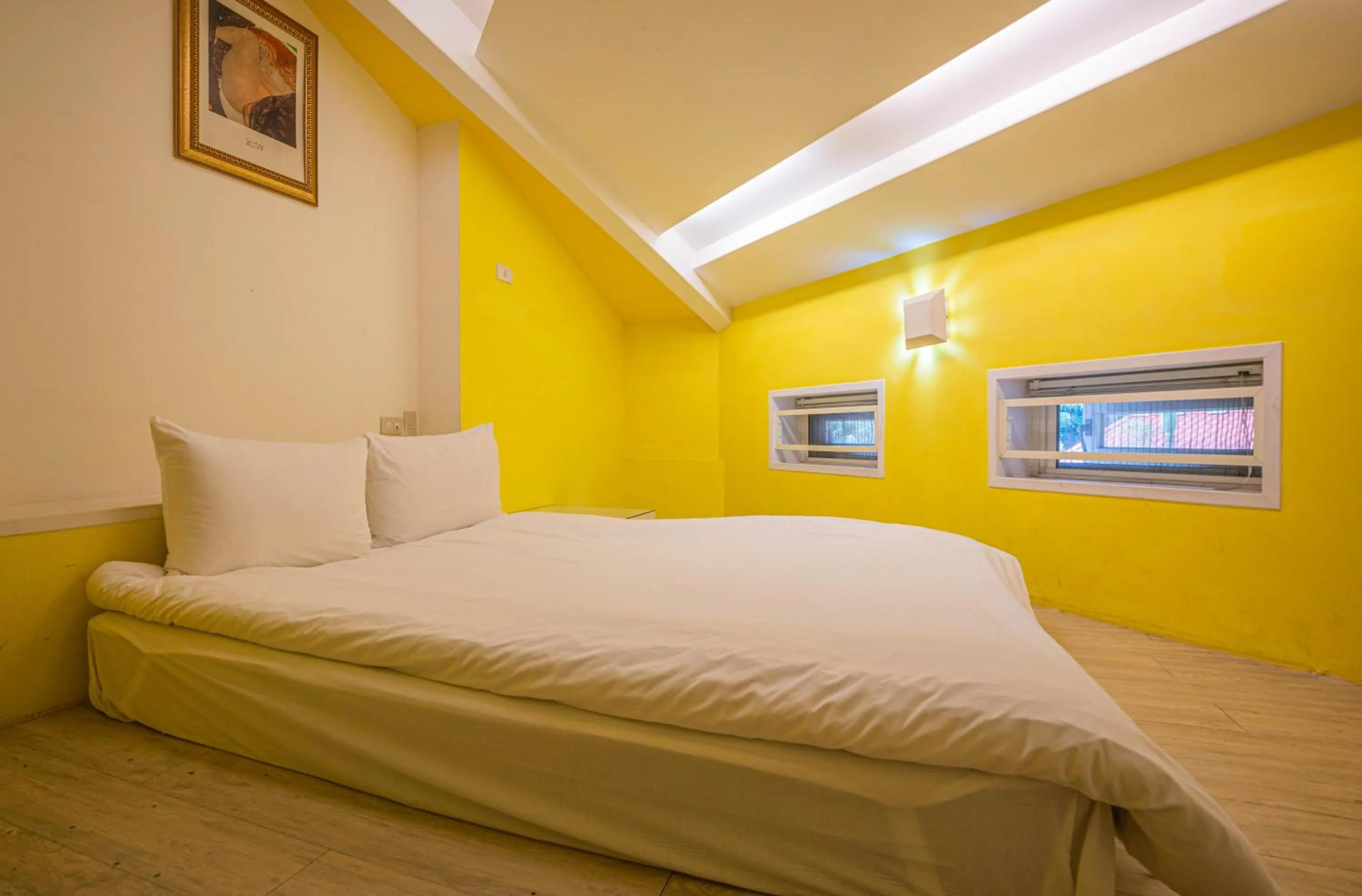 Bedroom, Bed in Regale Motel