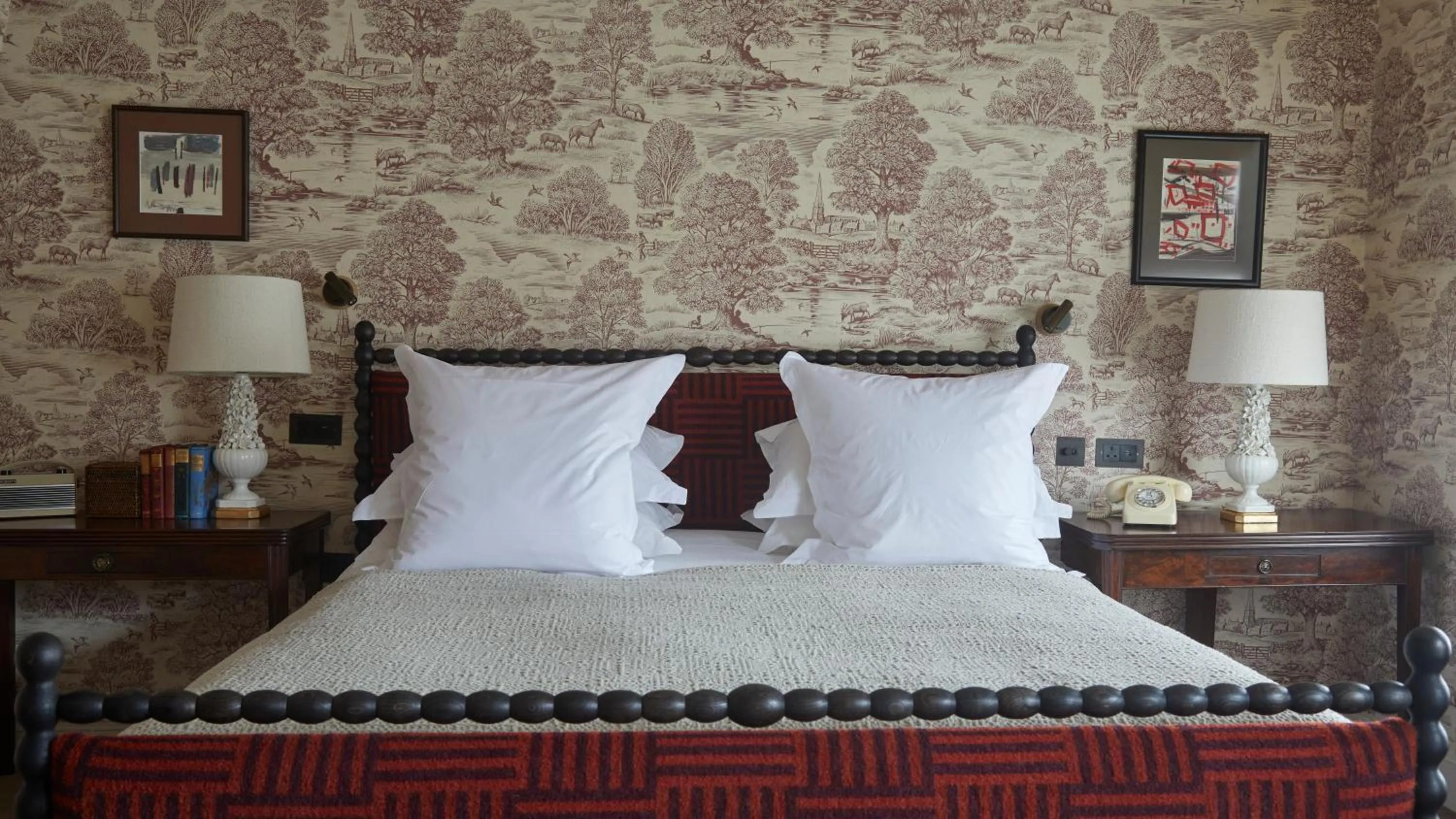 Bedroom, Bed in The George In Rye