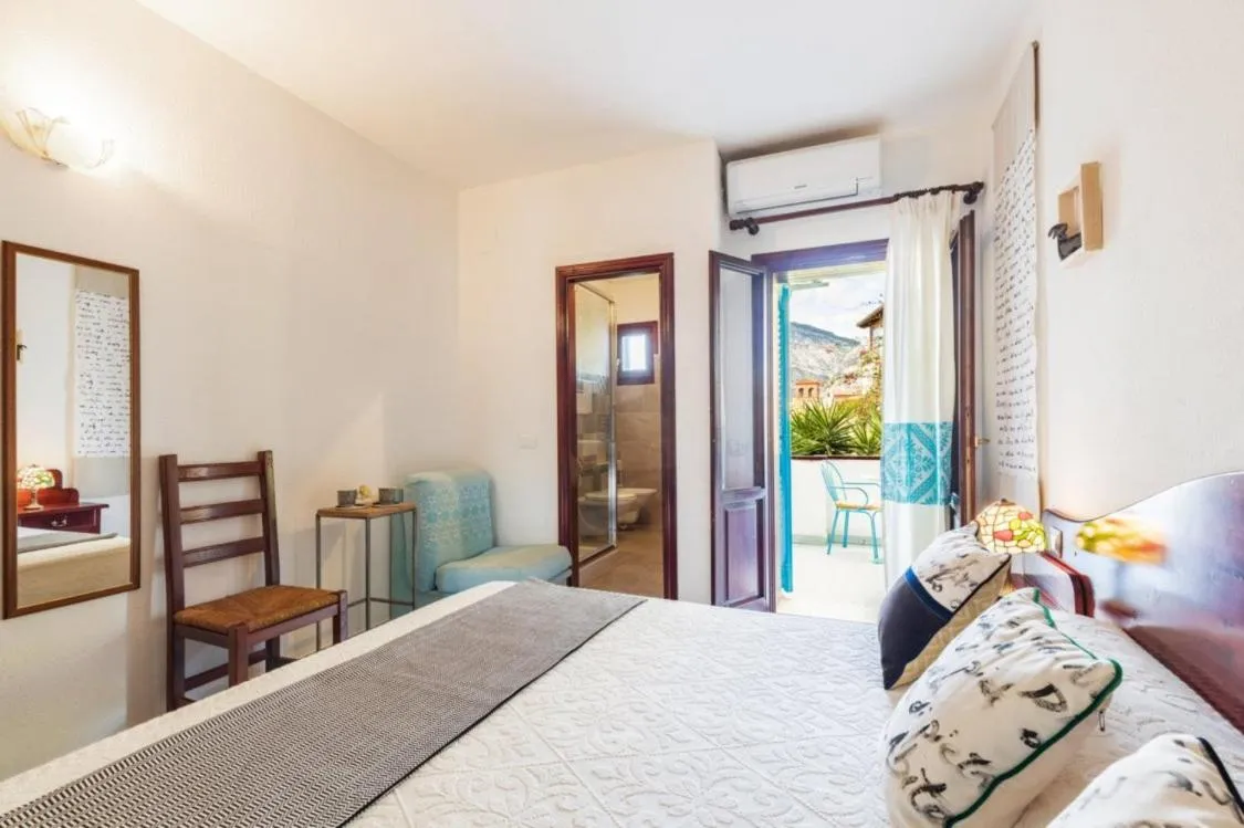 Bed in Hotel S'Ortale Possibilità di Parcheggio interno e Ristorante all'aperto