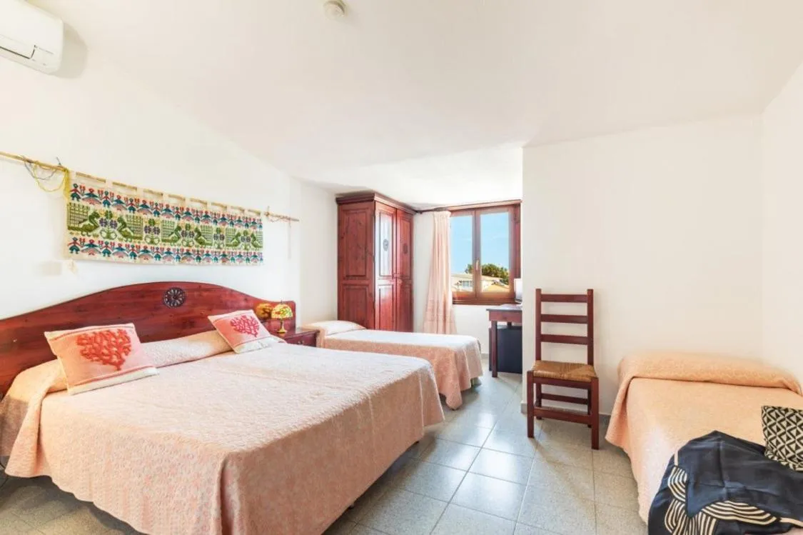 Bed in Hotel S'Ortale Possibilità di Parcheggio interno e Ristorante all'aperto