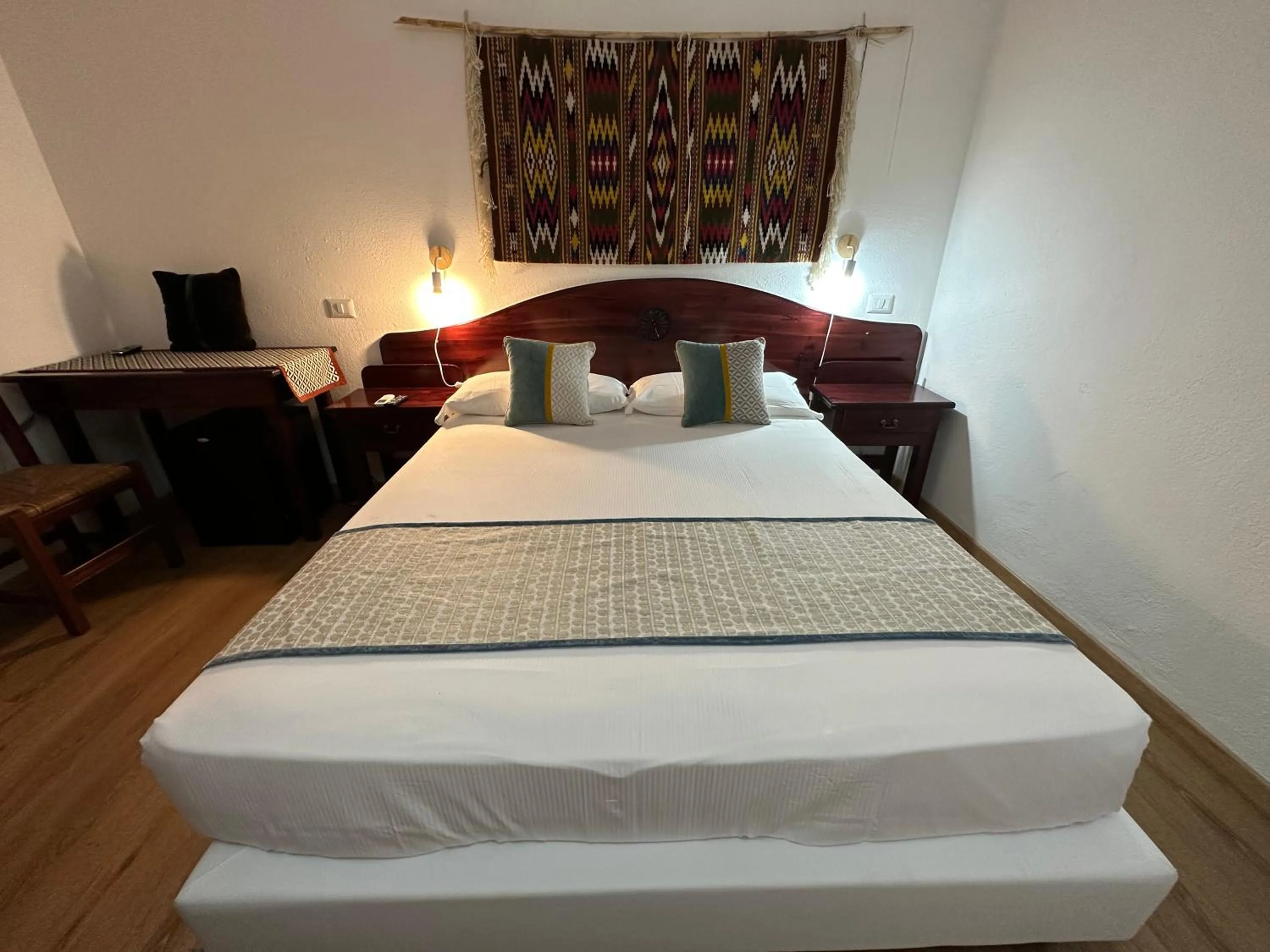 Bed in Hotel S'Ortale Possibilità di Parcheggio interno e Ristorante all'aperto