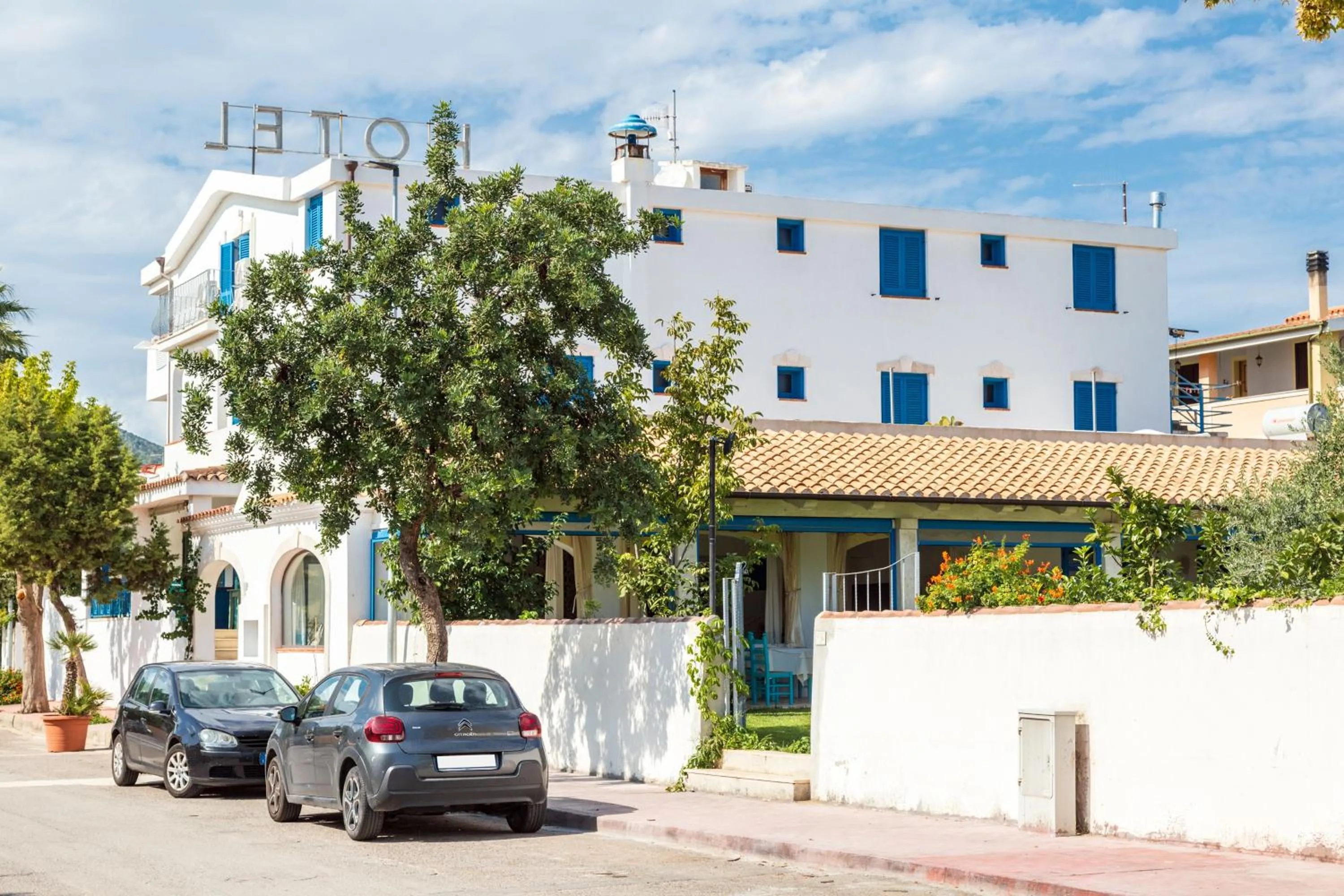 Property building in Hotel S'Ortale Possibilità di Parcheggio interno e Ristorante all'aperto