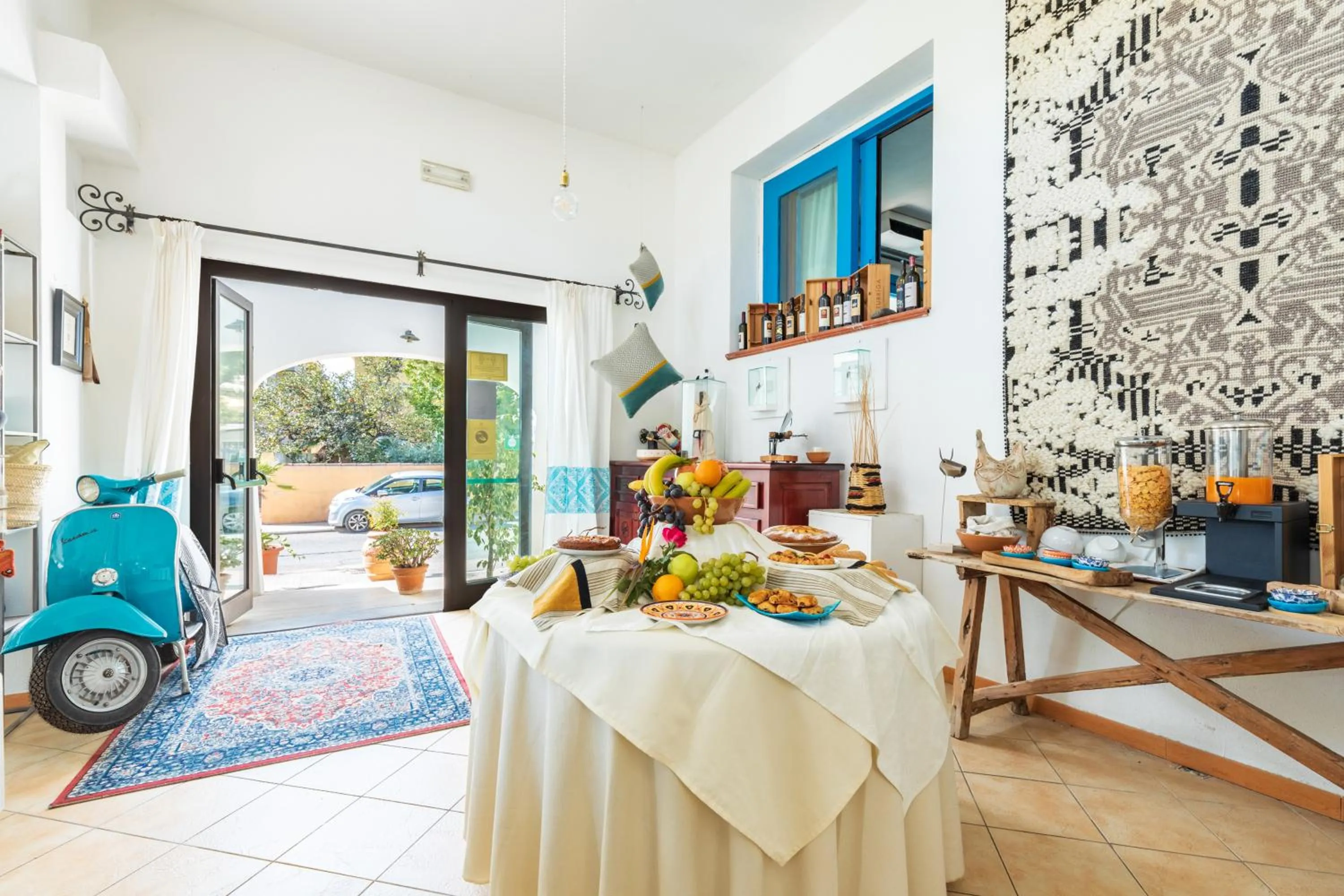 Continental breakfast in Hotel S'Ortale Possibilità di Parcheggio interno e Ristorante all'aperto