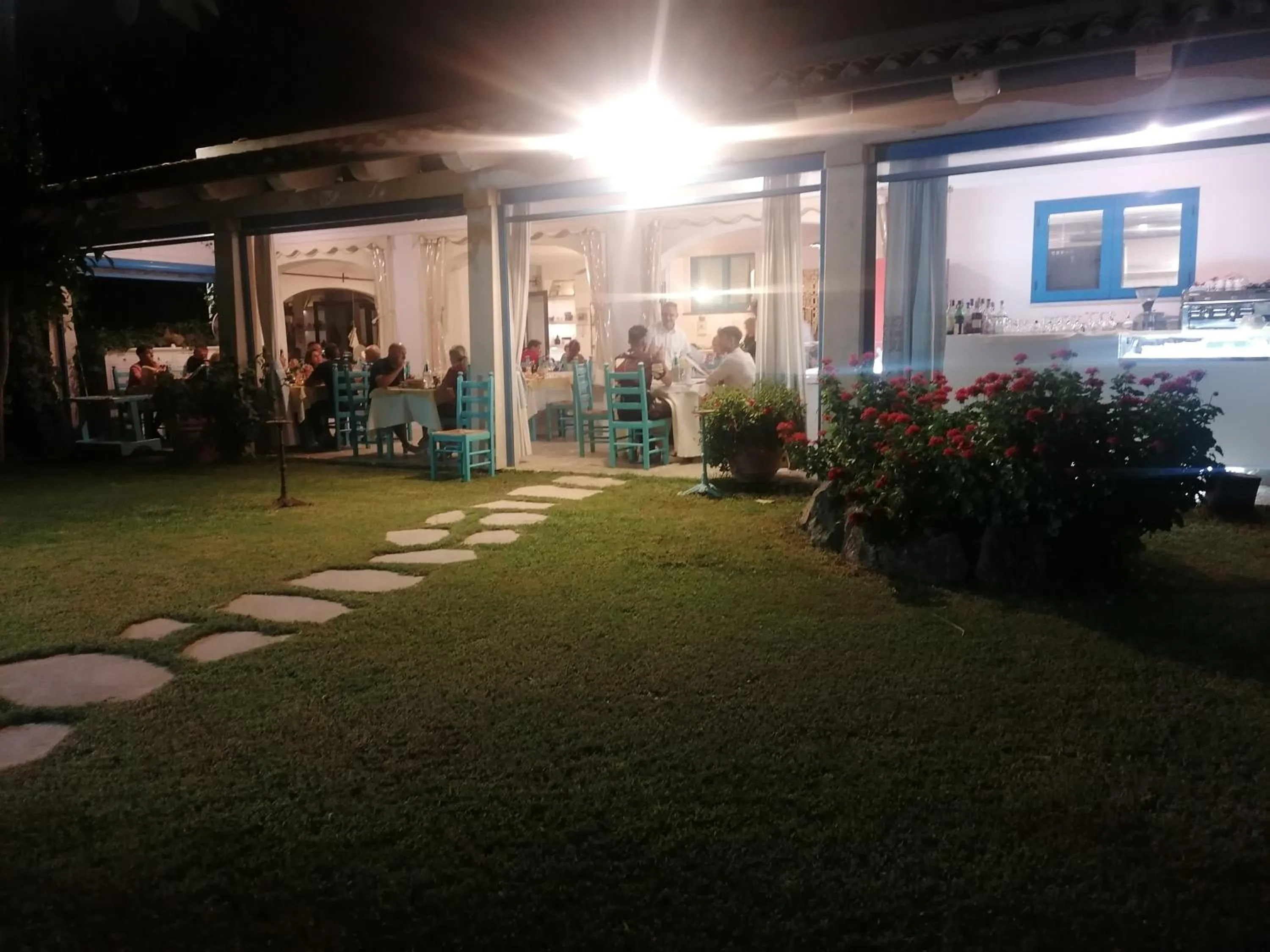 Restaurant/places to eat in Hotel S'Ortale Possibilità di Parcheggio interno e Ristorante all'aperto