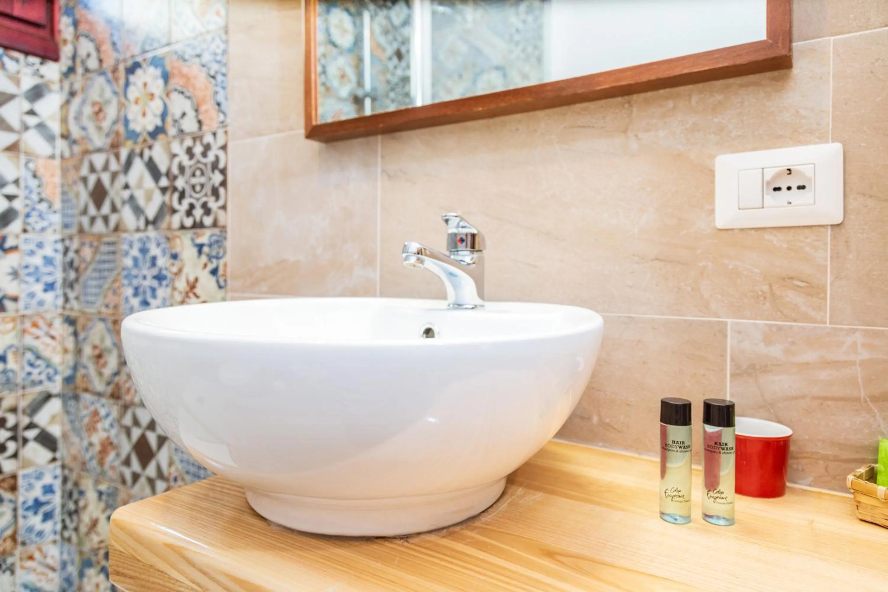 Hotel S'Ortale Possibilità di Parcheggio interno e Ristorante all'aperto