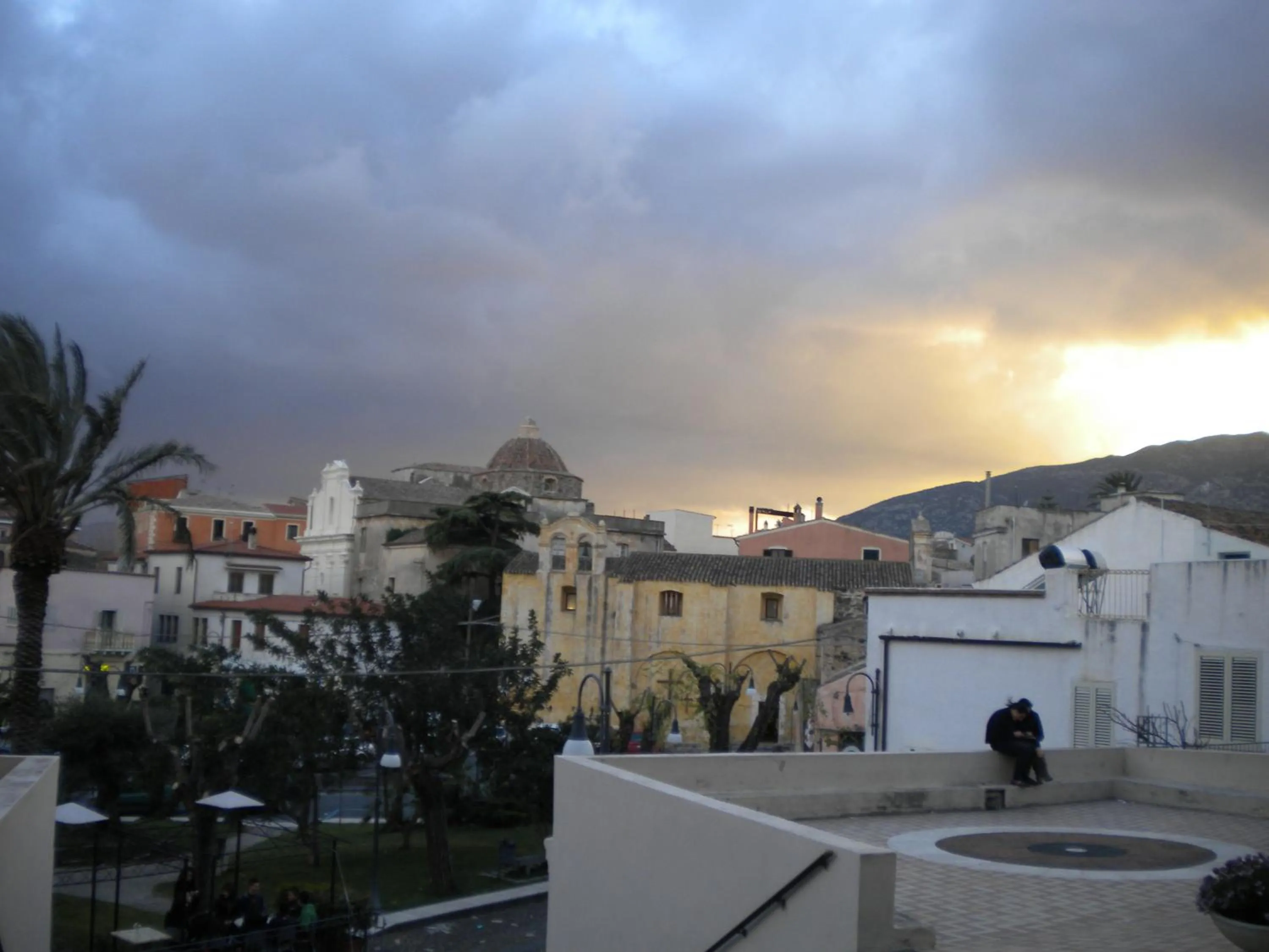 Area and facilities in Hotel S'Ortale Possibilità di Parcheggio interno e Ristorante all'aperto