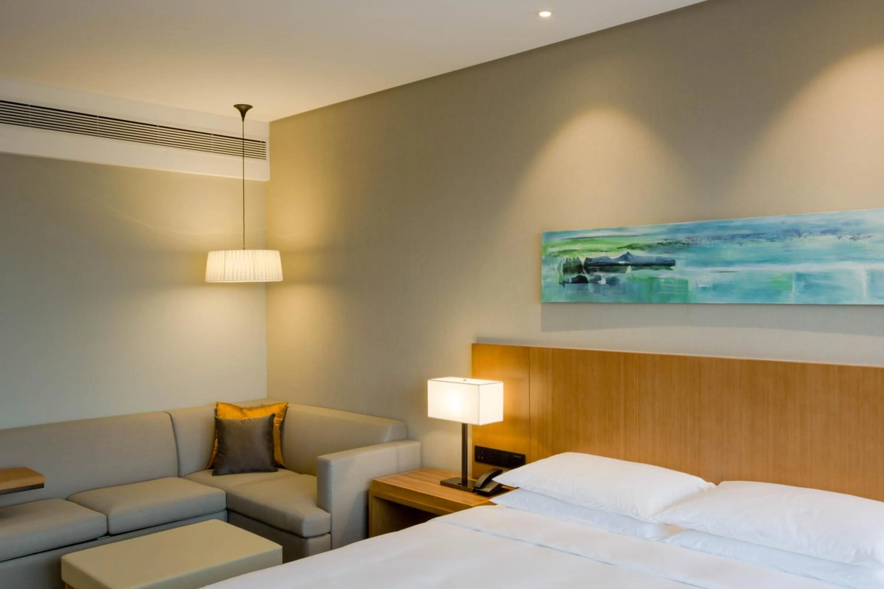 Seating area, Bed in Hyatt Place Foshan Lishui