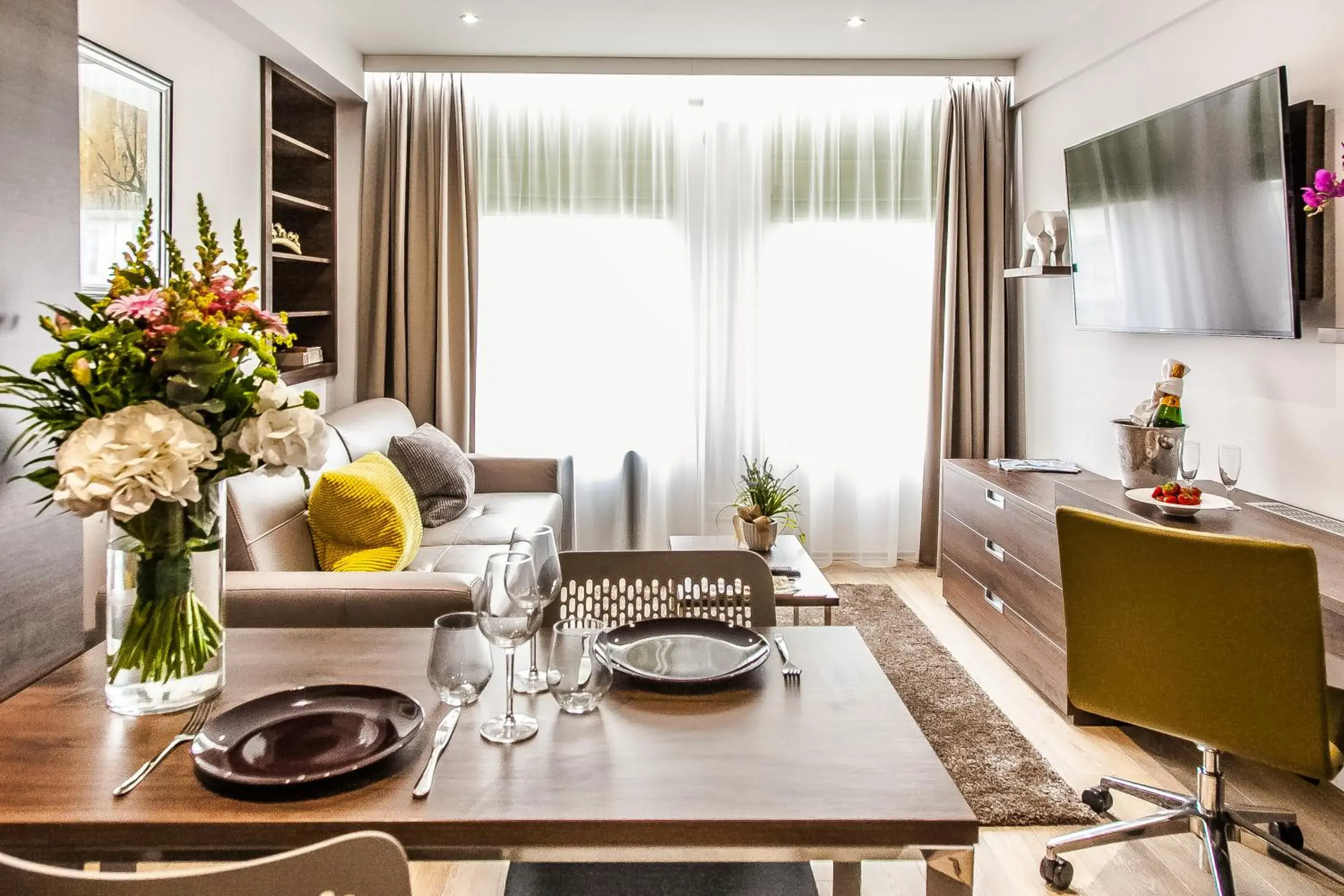 One-Bedroom Apartment in Hampton Suites Serviced Apartments One-Bedroom Apartment in Hampton Suites Serviced Apartments