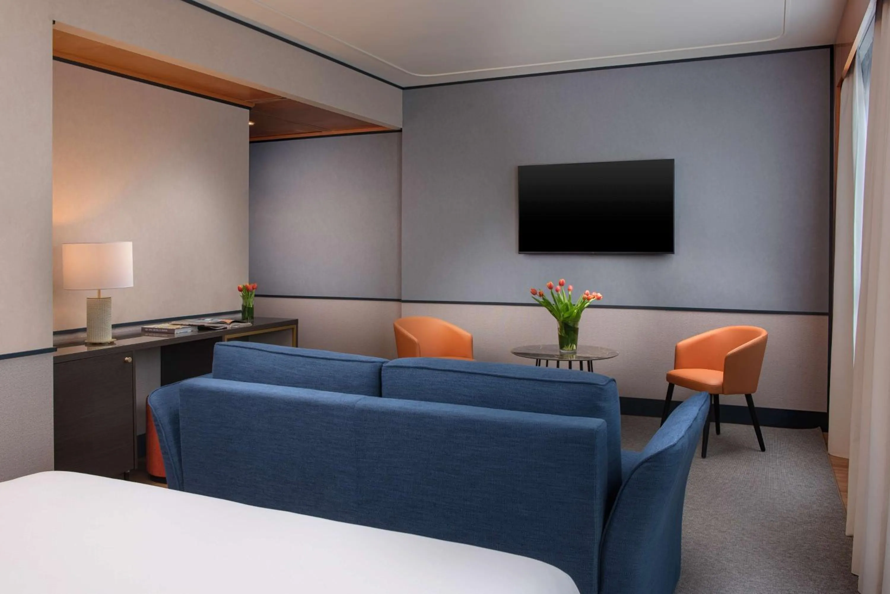 Photo of the whole room, Bed in NH Collection Genova Marina