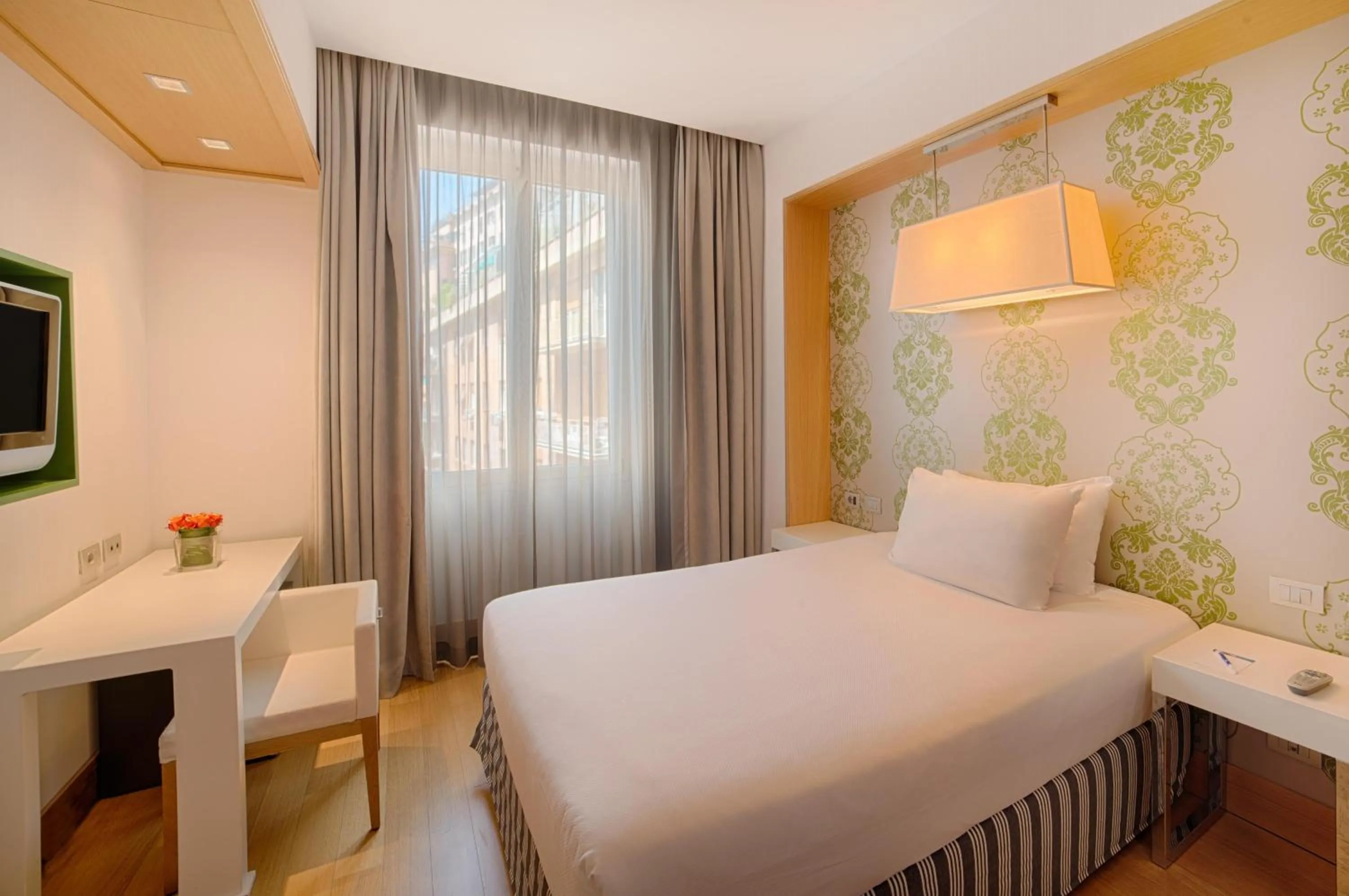 Bedroom, Bed in NH Genova Centro