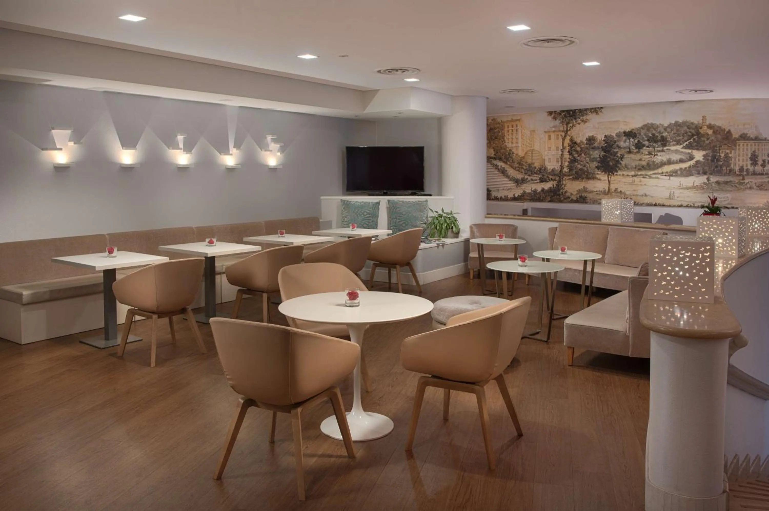 Lounge or bar in NH Genova Centro