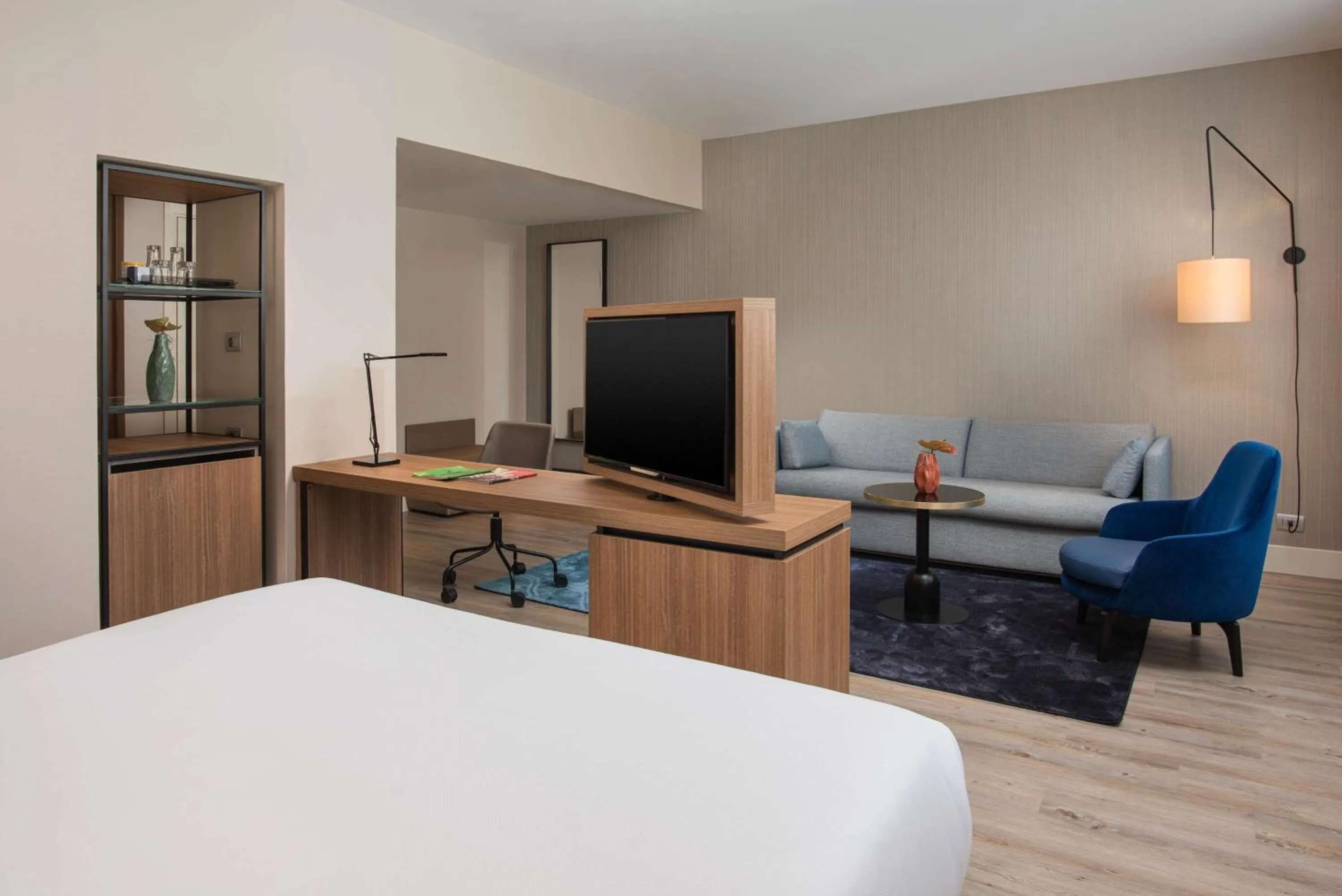 Bedroom, Bed in NH Trieste