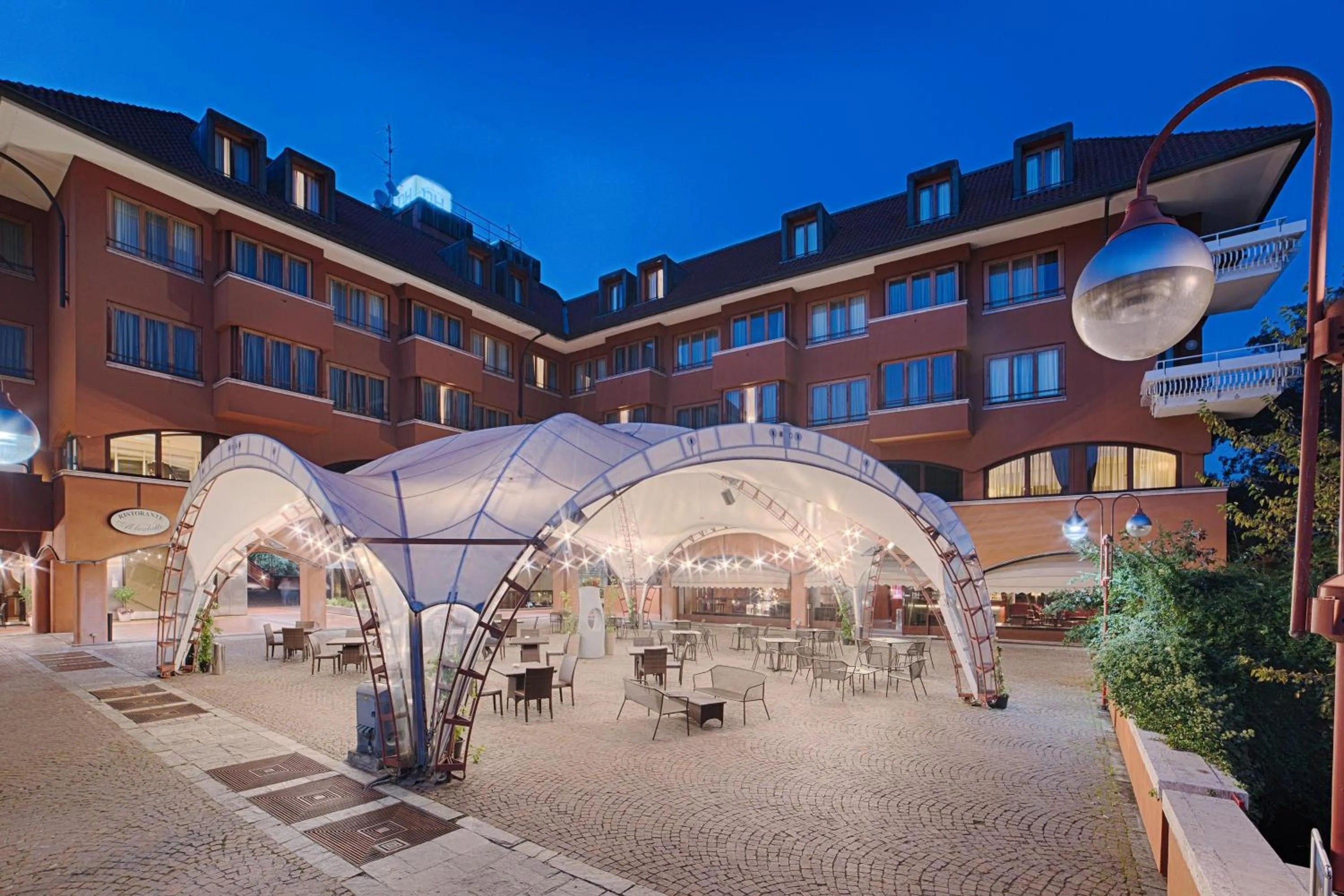 Property building in NH Milano 2