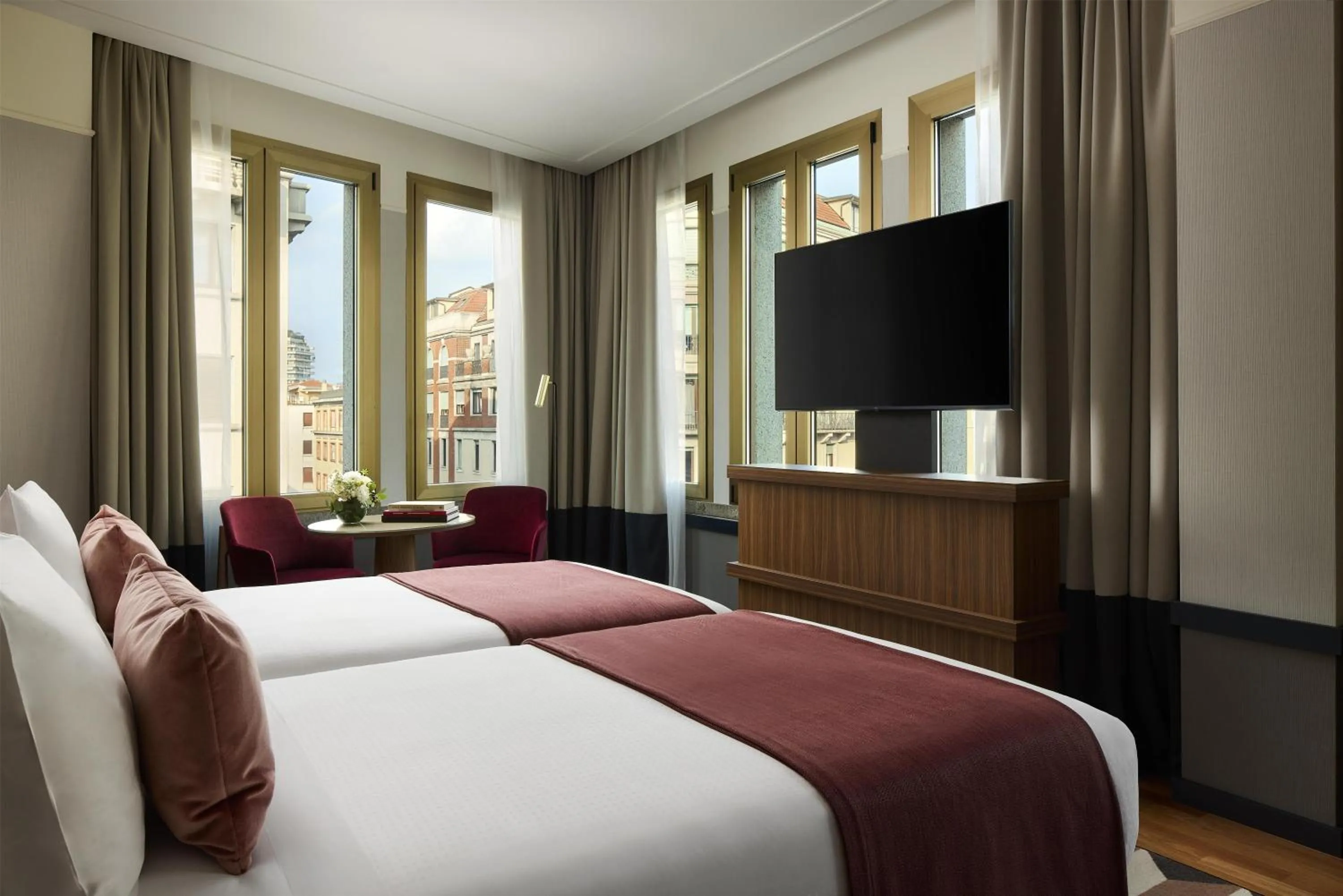Bedroom, Bed in Tivoli President Milano Hotel