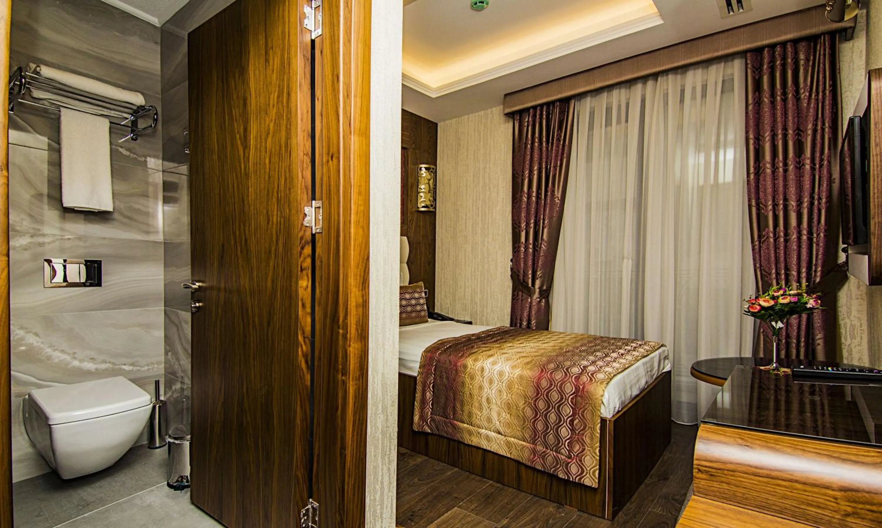 Photo of the whole room, Bed in İstanbul Vertu Hotel
