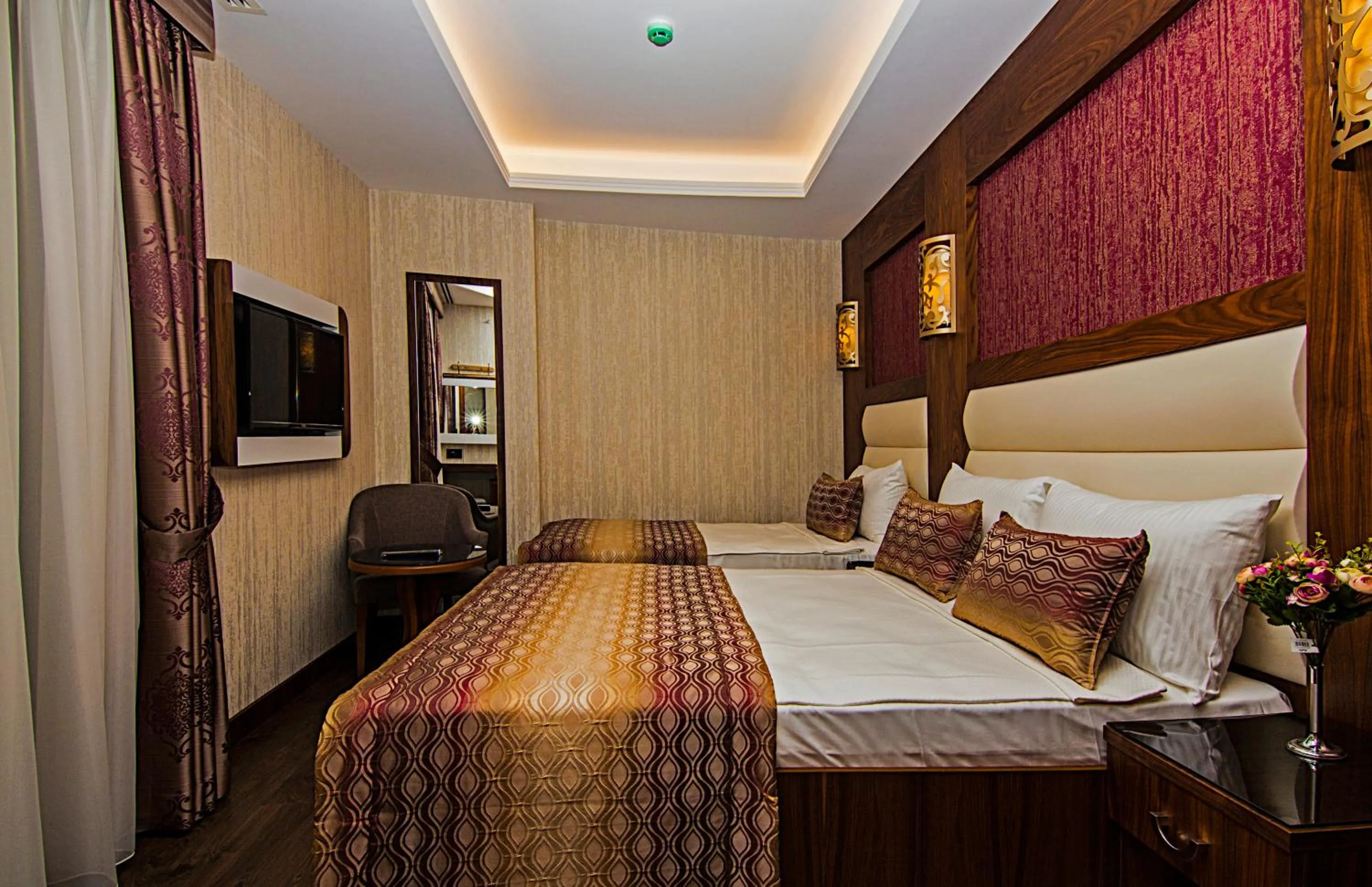 Photo of the whole room, Bed in İstanbul Vertu Hotel