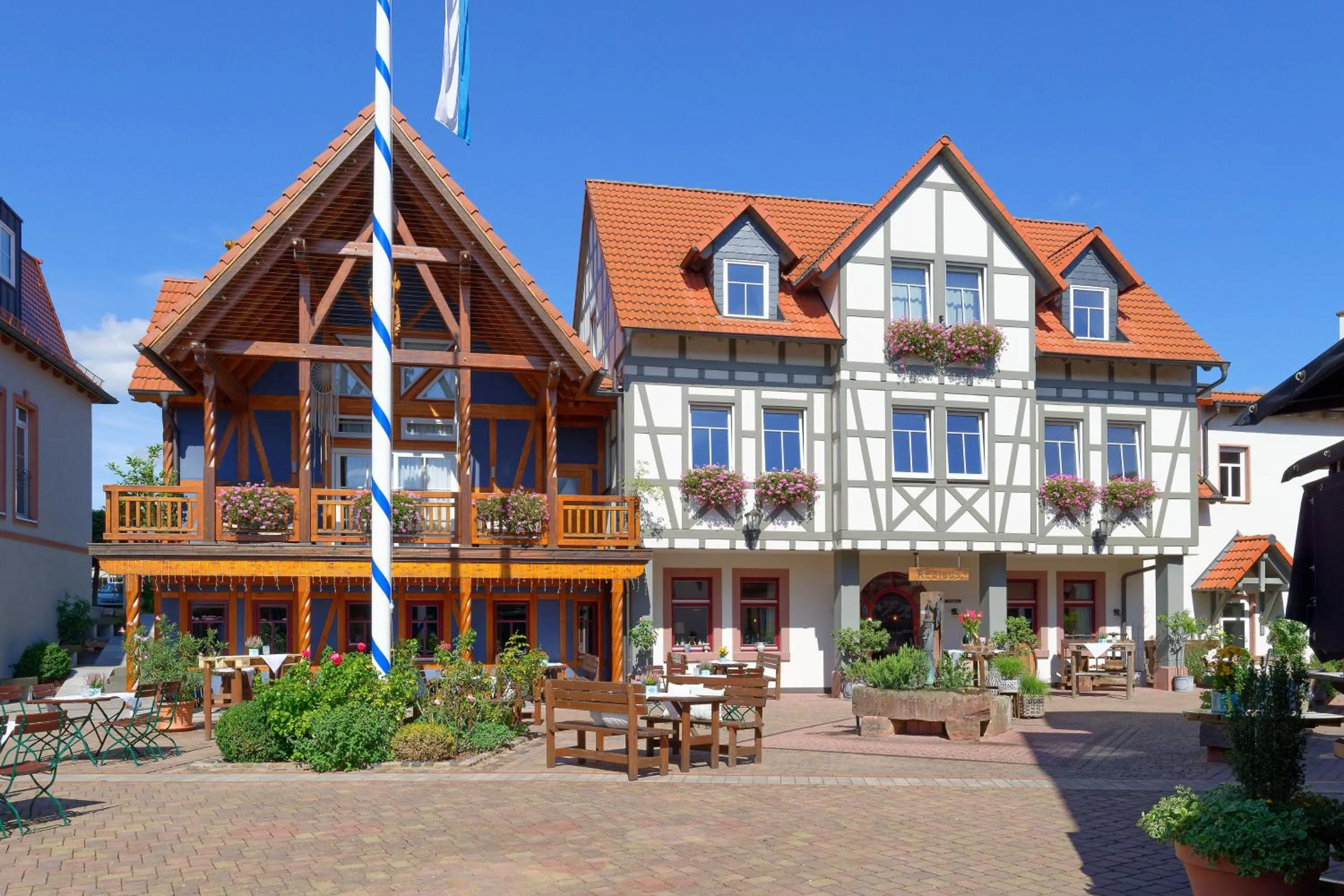 Property building in Seehotel Niedernberg - Das Dorf am See