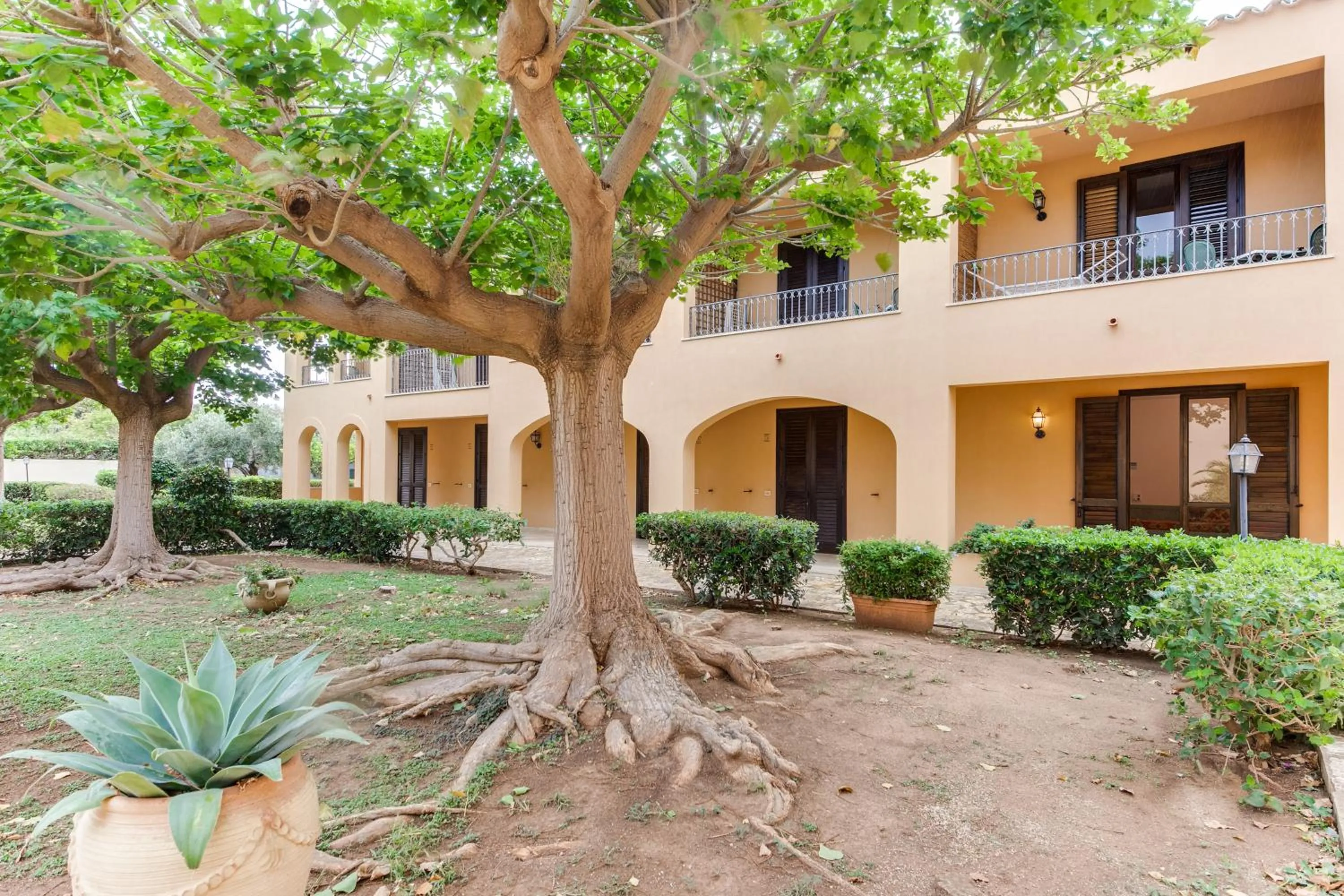 Property building in Phi Hotel La Tonnara di Bonagia