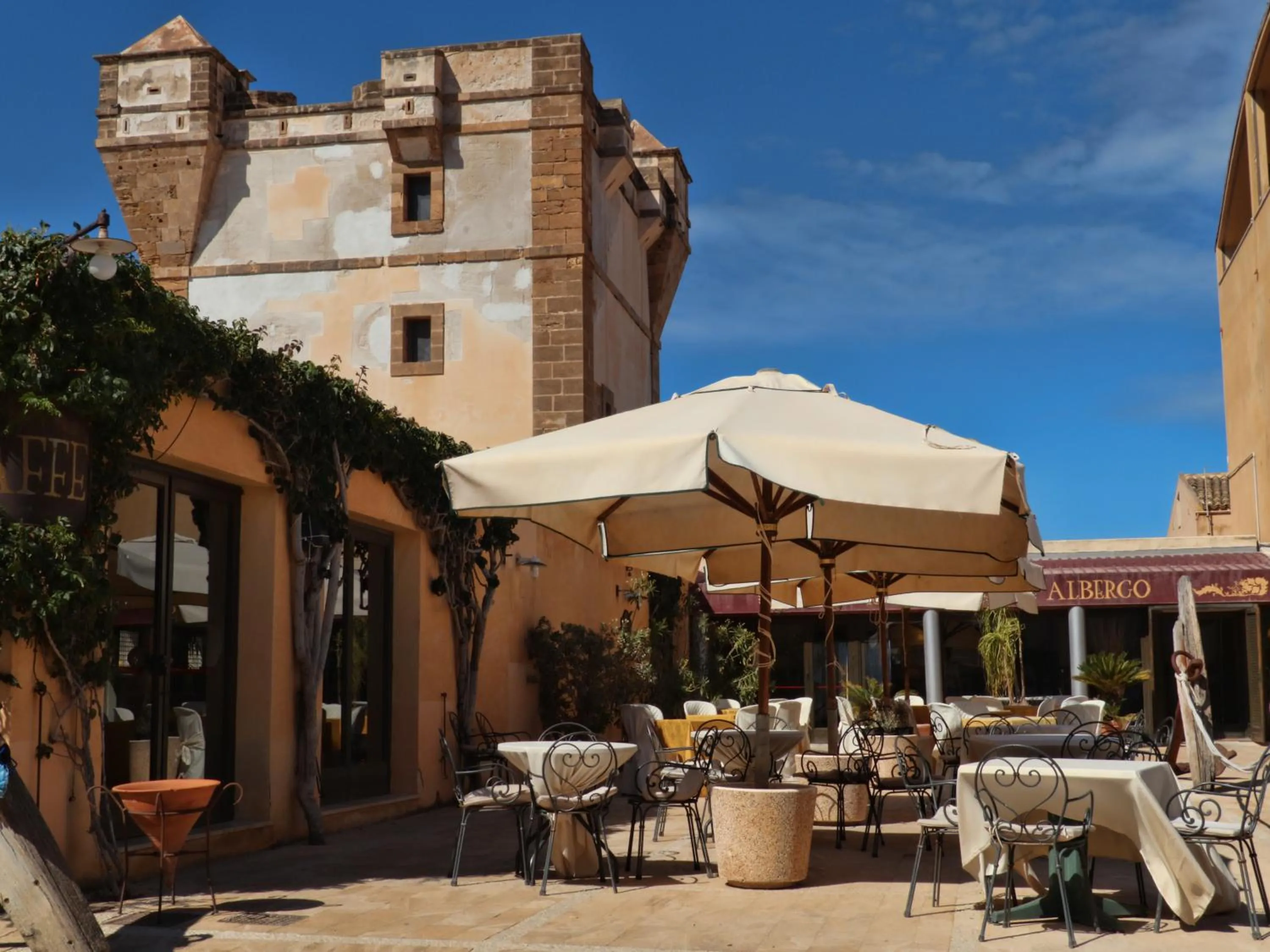 Restaurant/places to eat in Phi Hotel La Tonnara di Bonagia