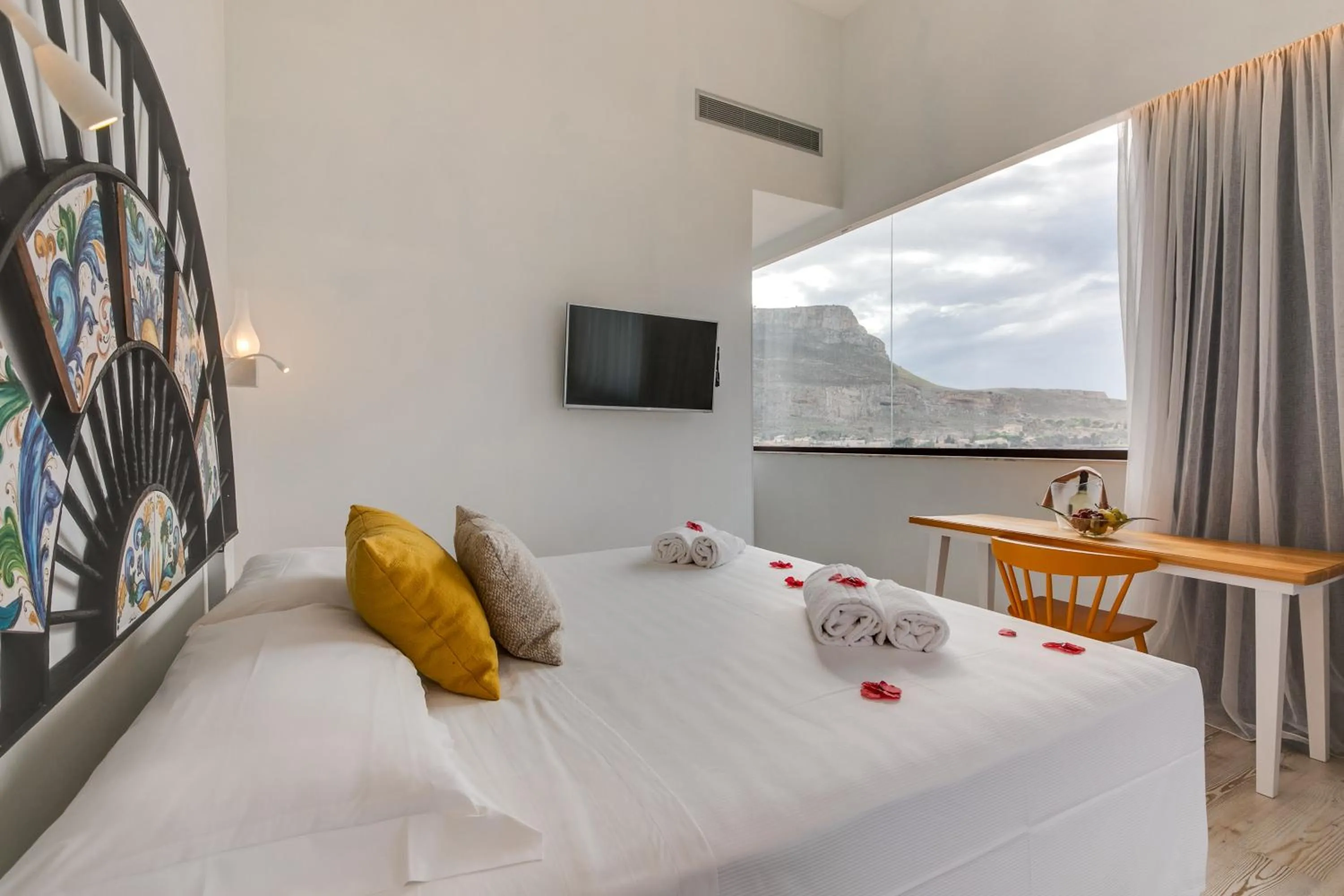 Bed in Phi Hotel La Tonnara di Bonagia