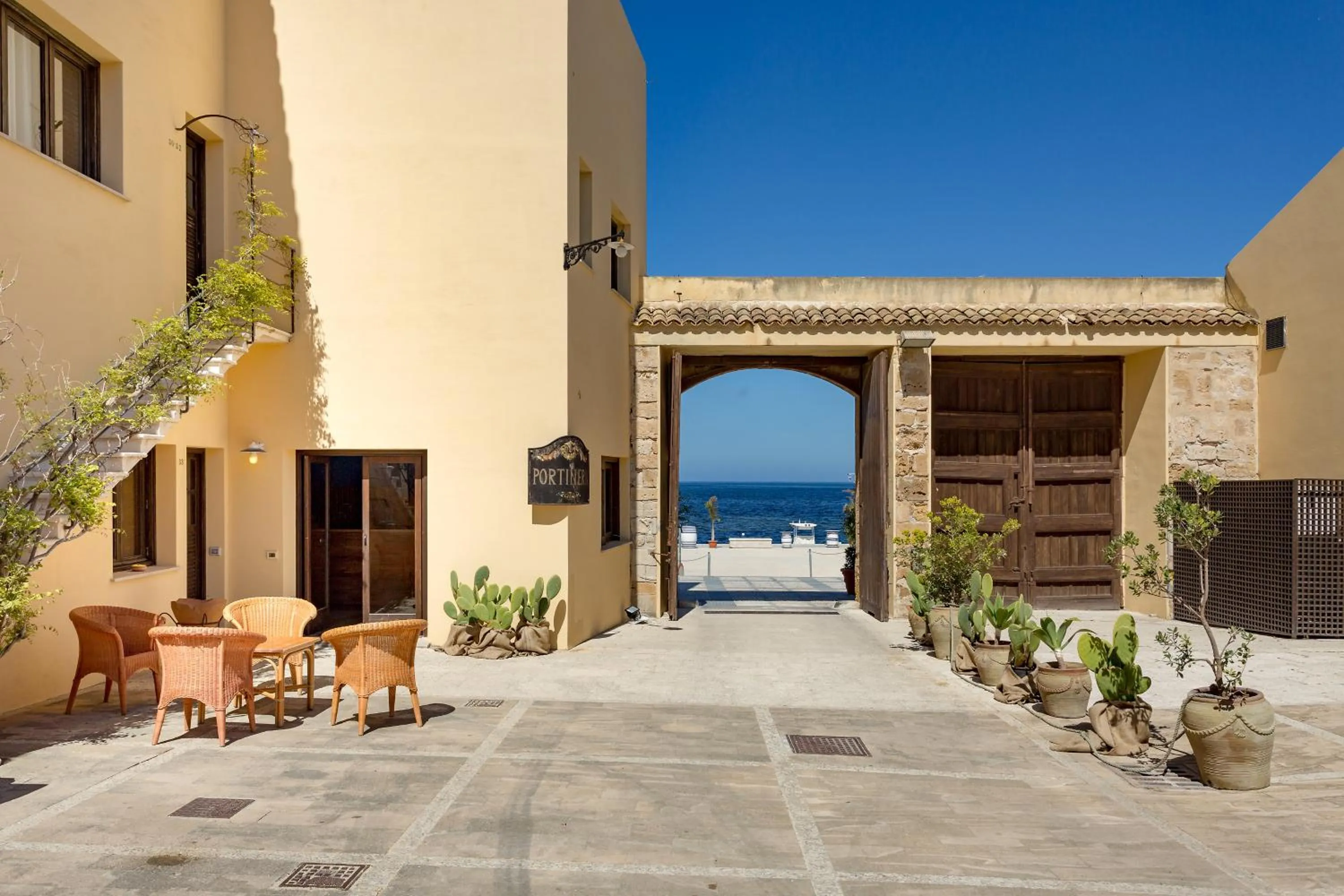 Facade/entrance in Phi Hotel La Tonnara di Bonagia