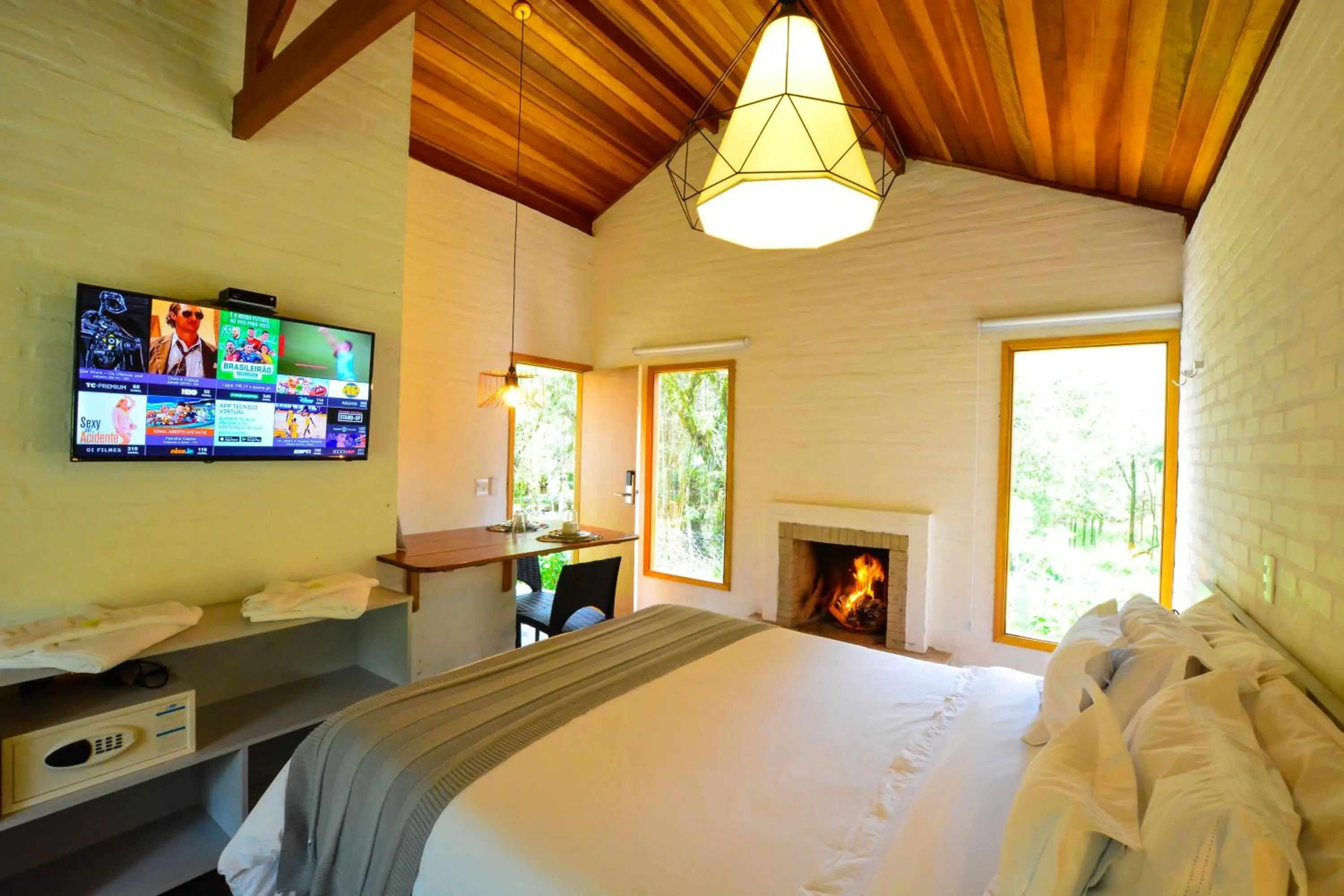 Photo of the whole room, Bed in Resort Magnifico