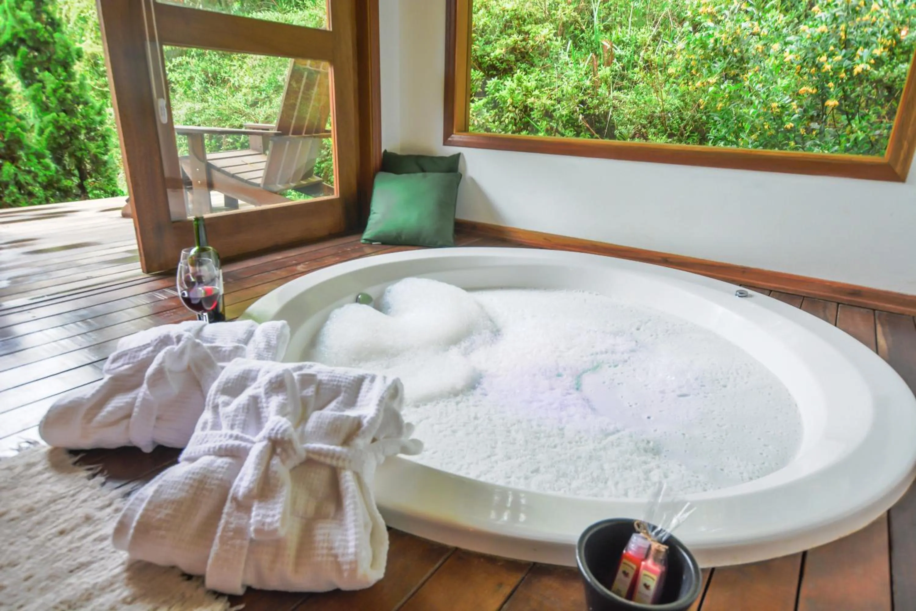 Hot Tub in Resort Magnifico