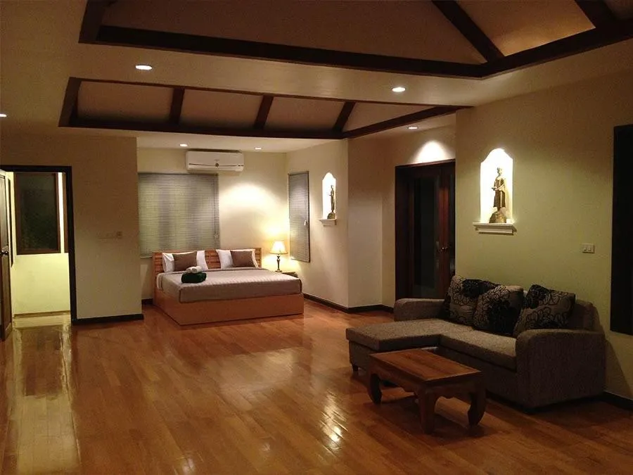 Photo of the whole room, Bed in Villa Chaya