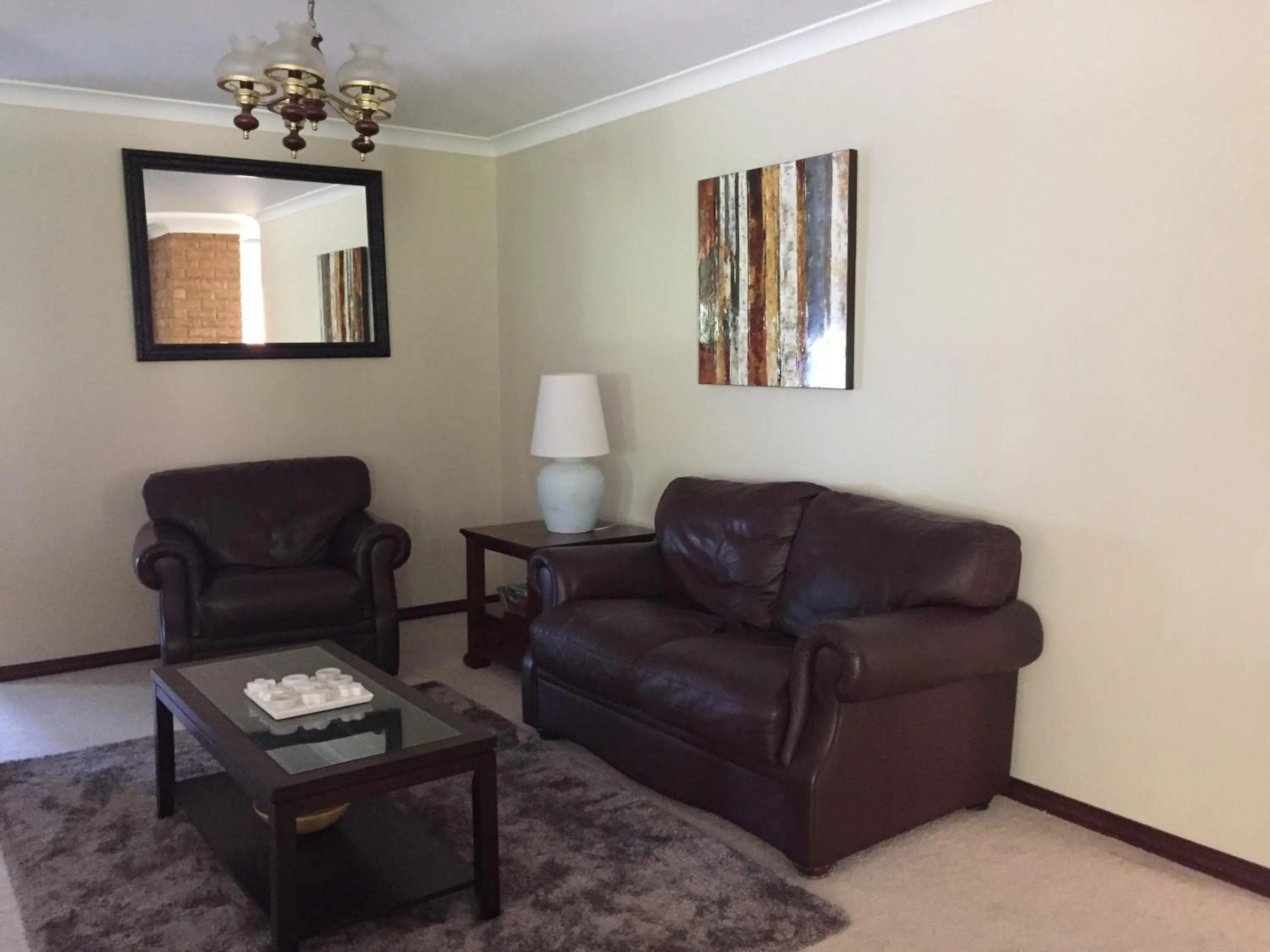 Seating area in Murdoch Station Bed & Breakfast