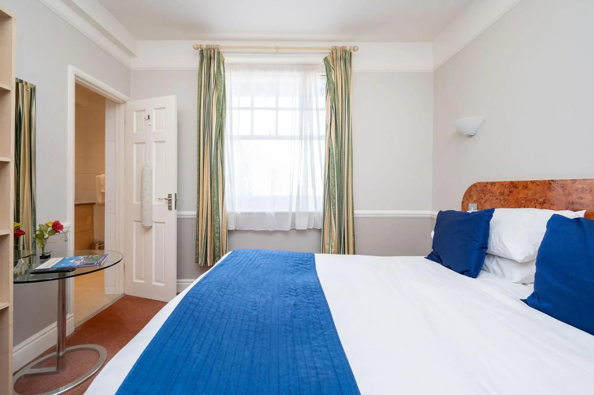 Photo of the whole room, Bed in The Lanes Hotel