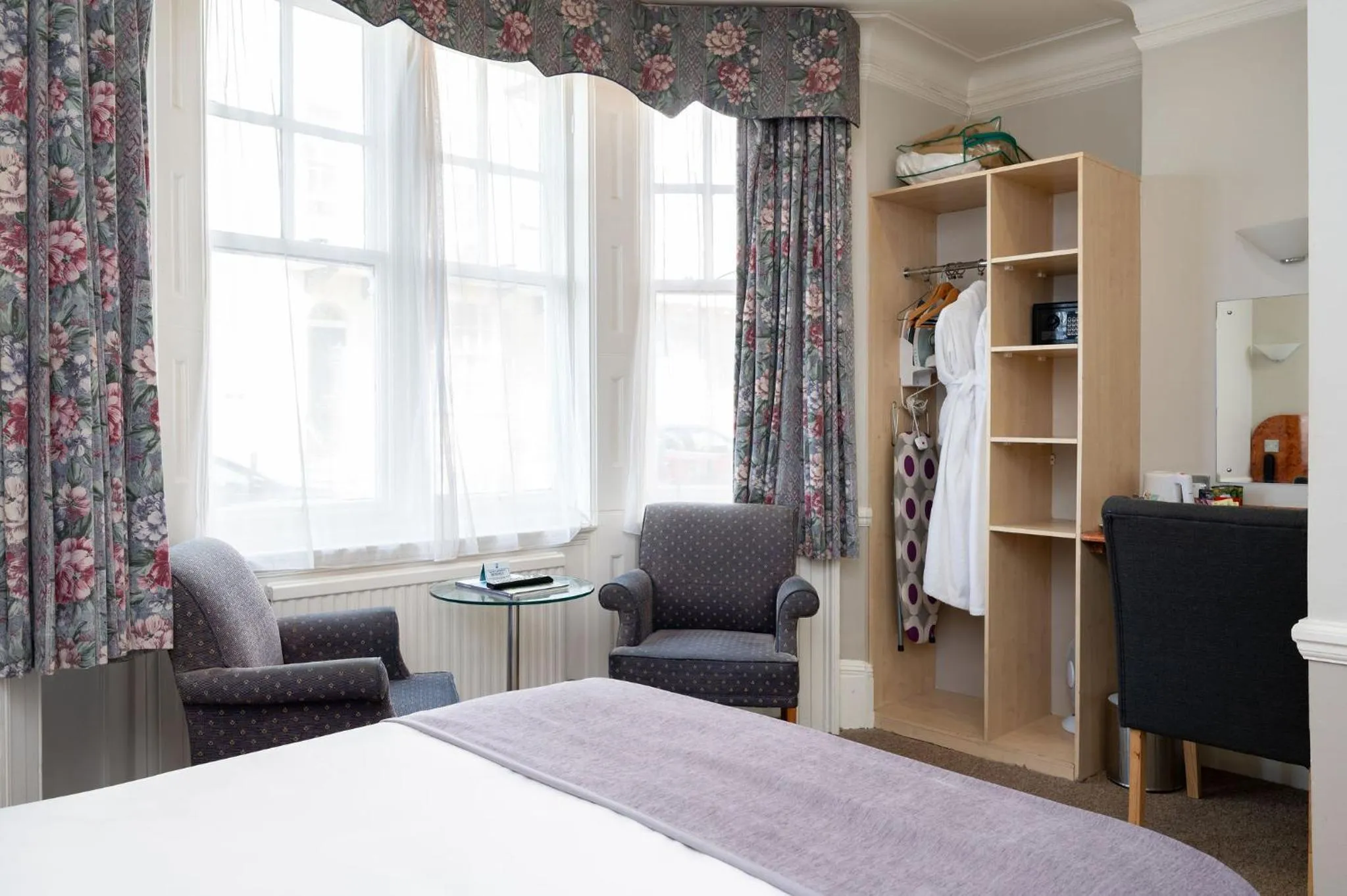 Seating area, Bed in The Lanes Hotel