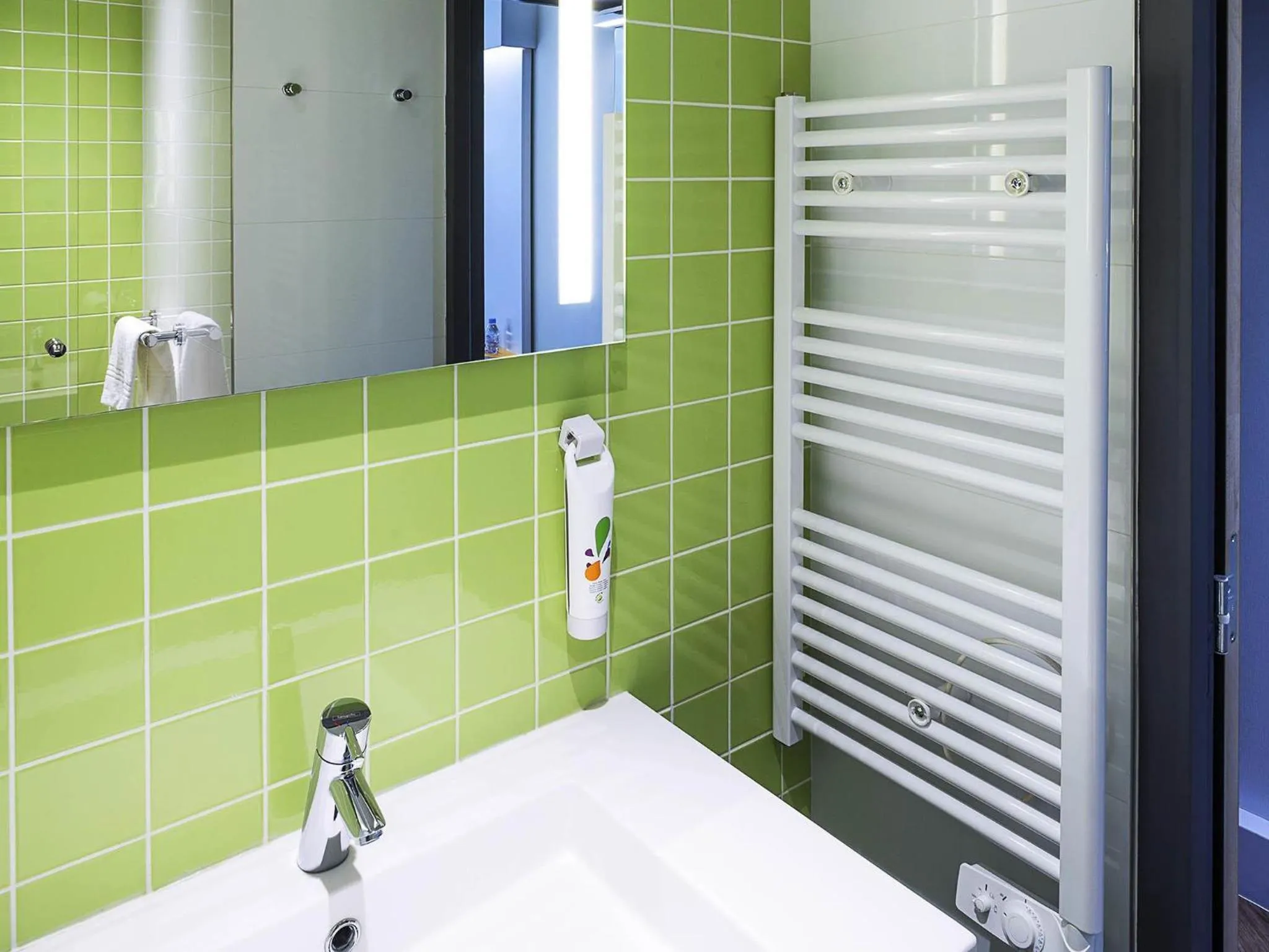 Bedroom in ibis Styles Deauville Centre