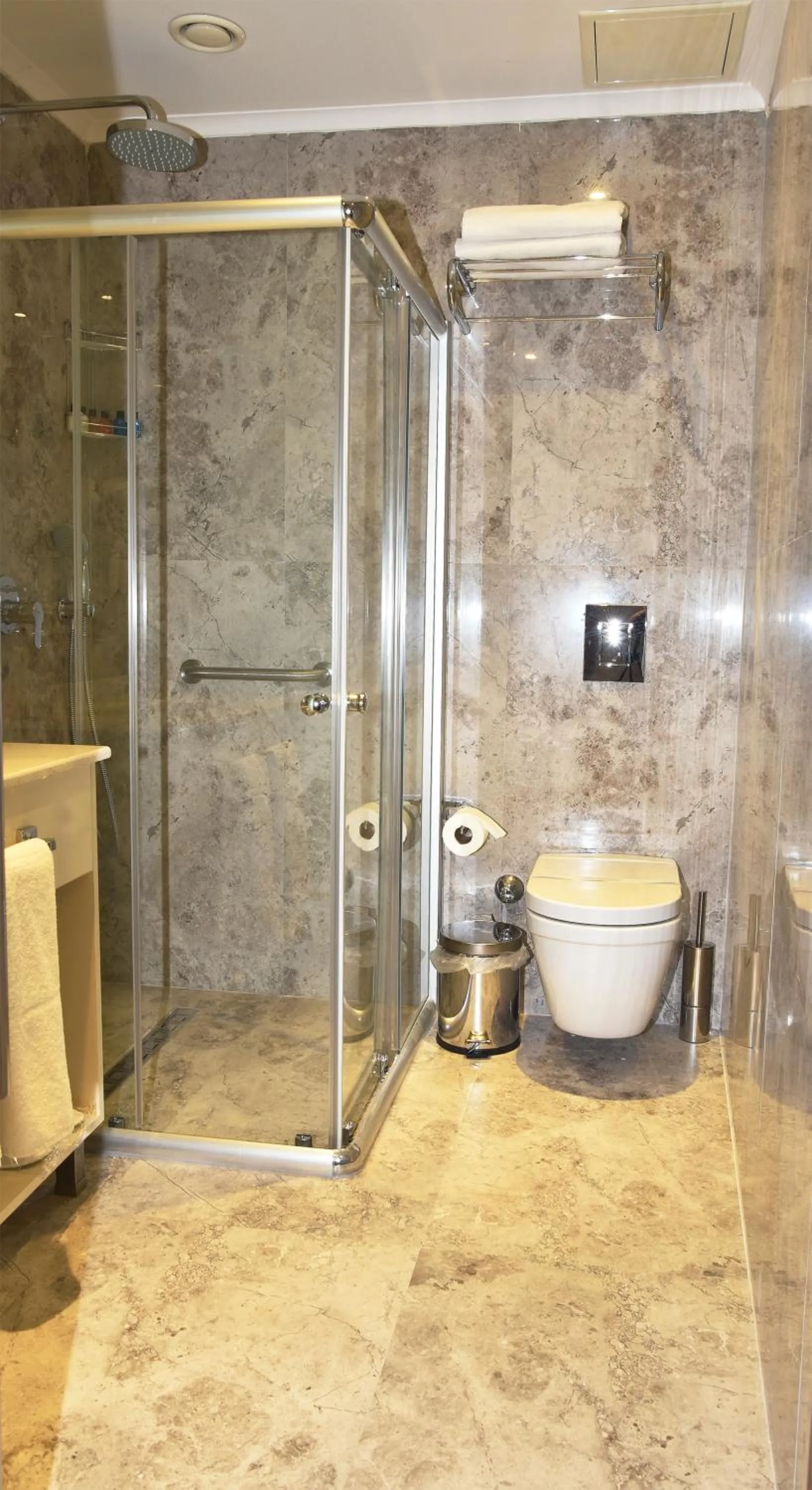 Bathroom in The Elegant Hotel