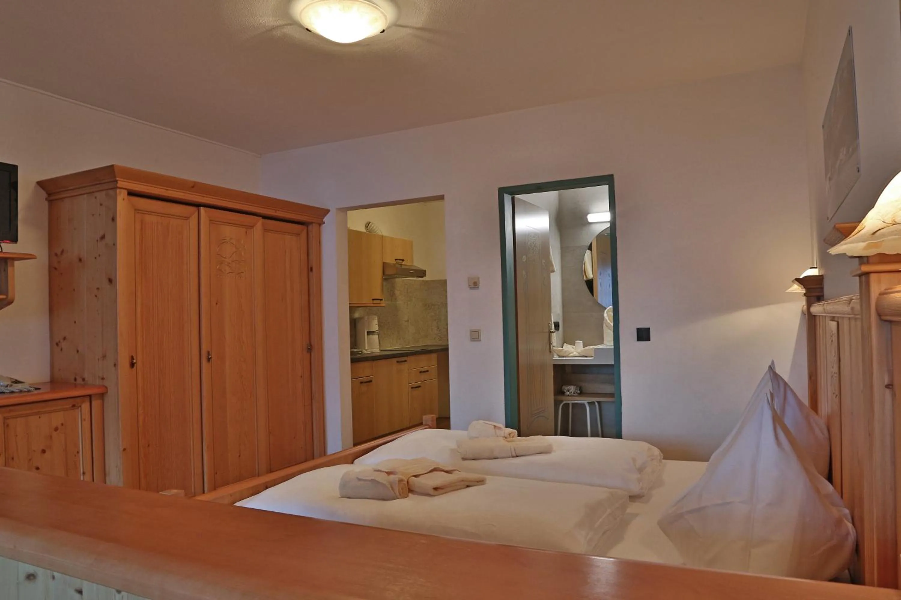 Photo of the whole room, Bed in Aparthotel Paradies - Schrempfgut