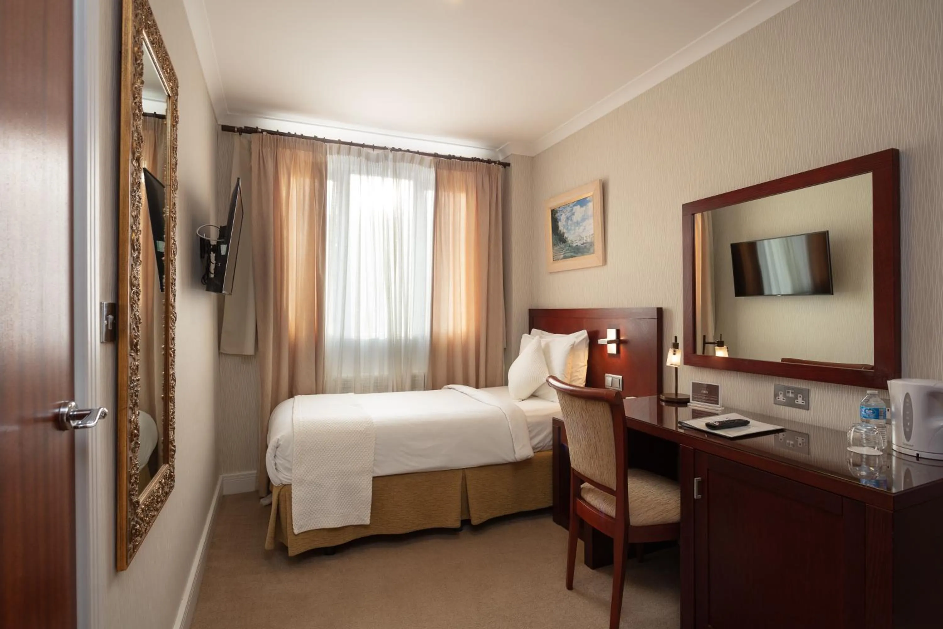 Bed in The Savoy Jersey